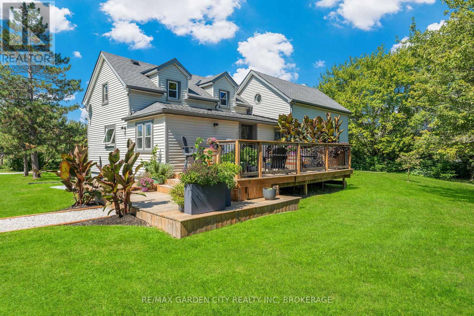 444 Webber Road, Pelham, Ontario  L3B 5N8 - Photo 1 - X12380242