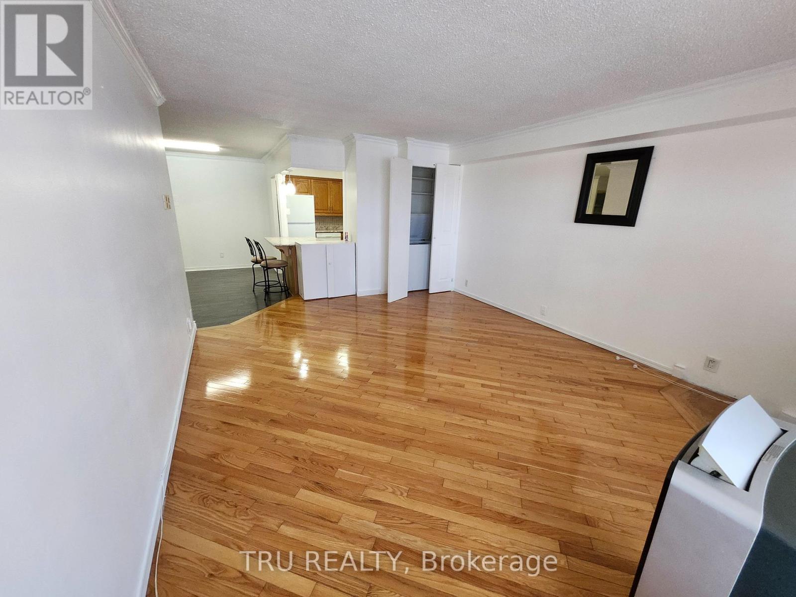 1606 - 158c Mcarthur Avenue, Ottawa, Ontario  K1L 8E7 - Photo 8 - X12376460