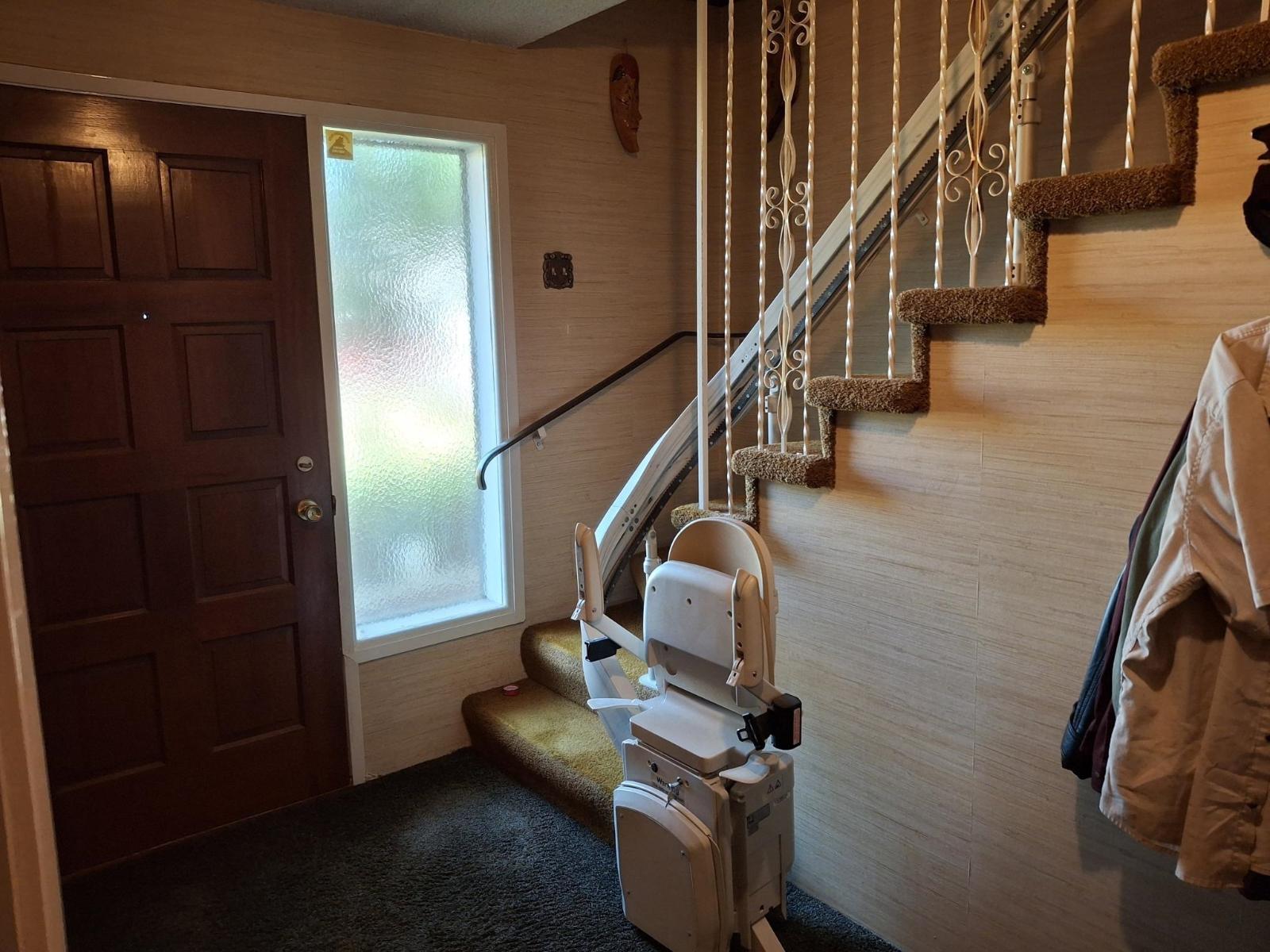 32678 Bevan Avenue, Abbotsford, British Columbia  V2T 1G6 - Photo 2 - R3041641