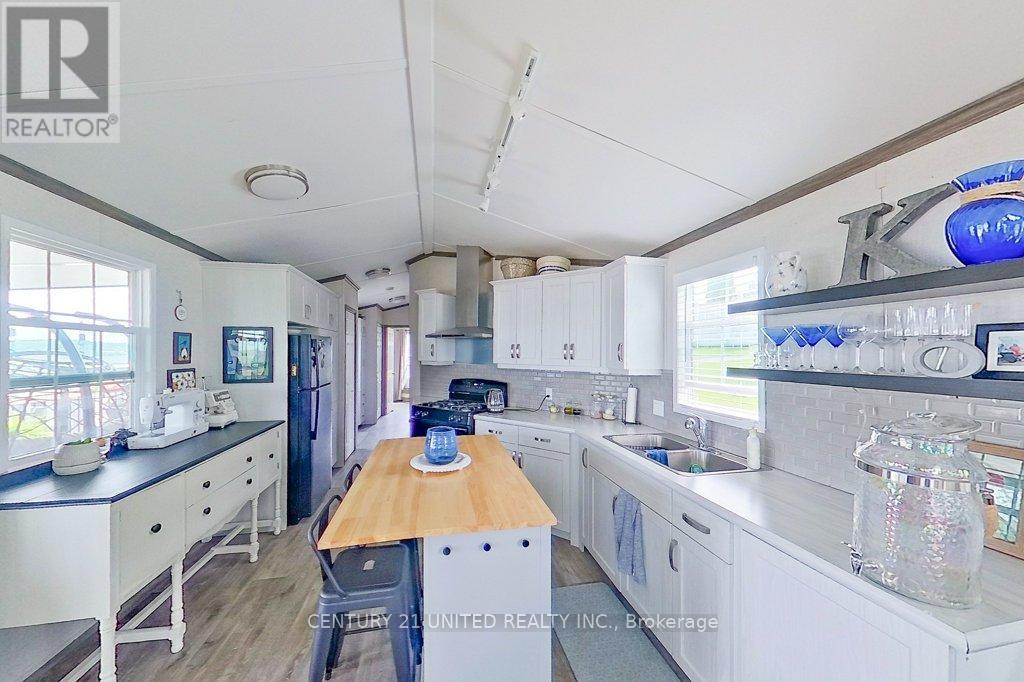 5 Marina Cres - 920 Skyline Road, Selwyn, Ontario  K0L 1T0 - Photo 11 - X12371035