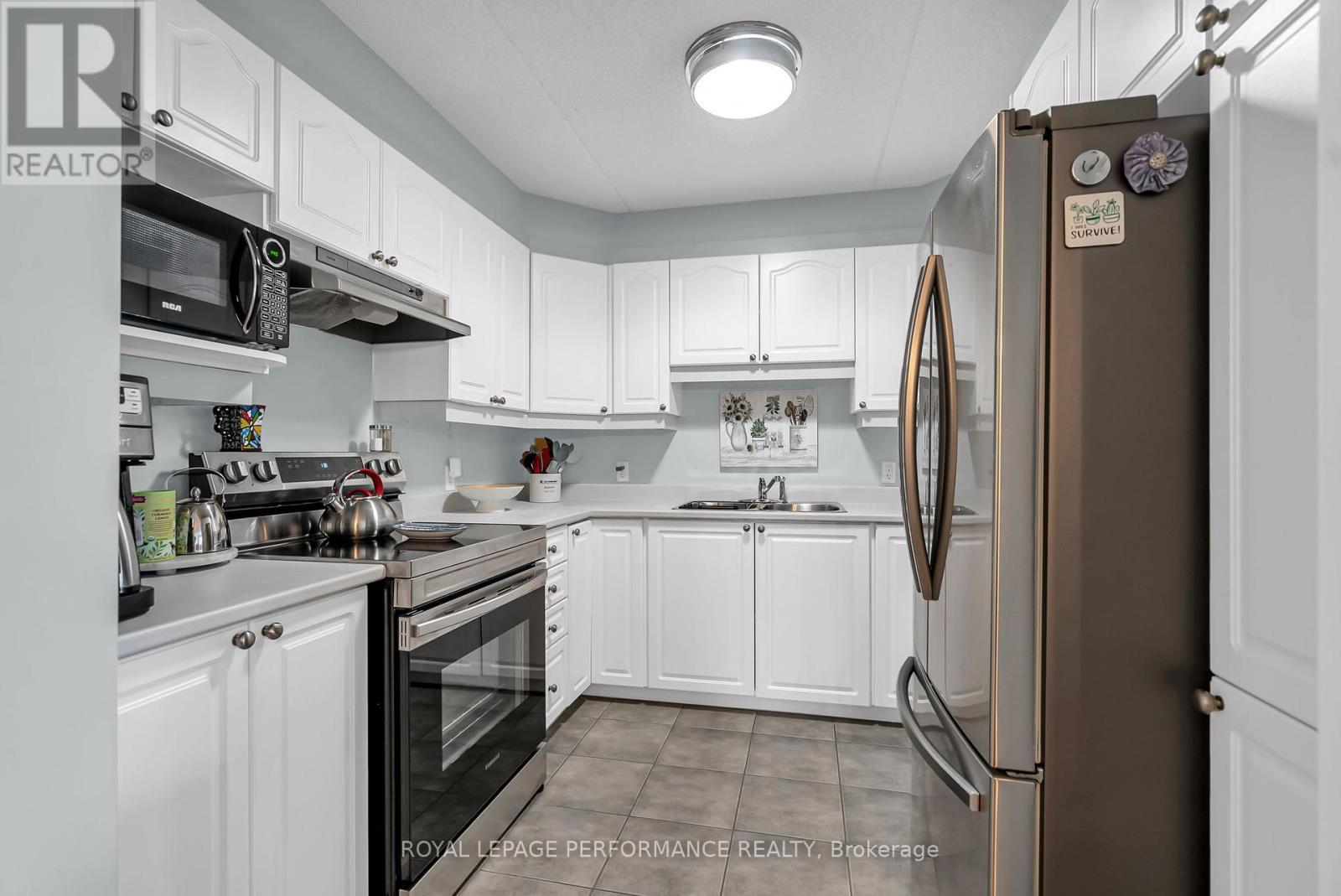 3 - 15 First Street W, Cornwall, Ontario  K6J 1B8 - Photo 12 - X12380260