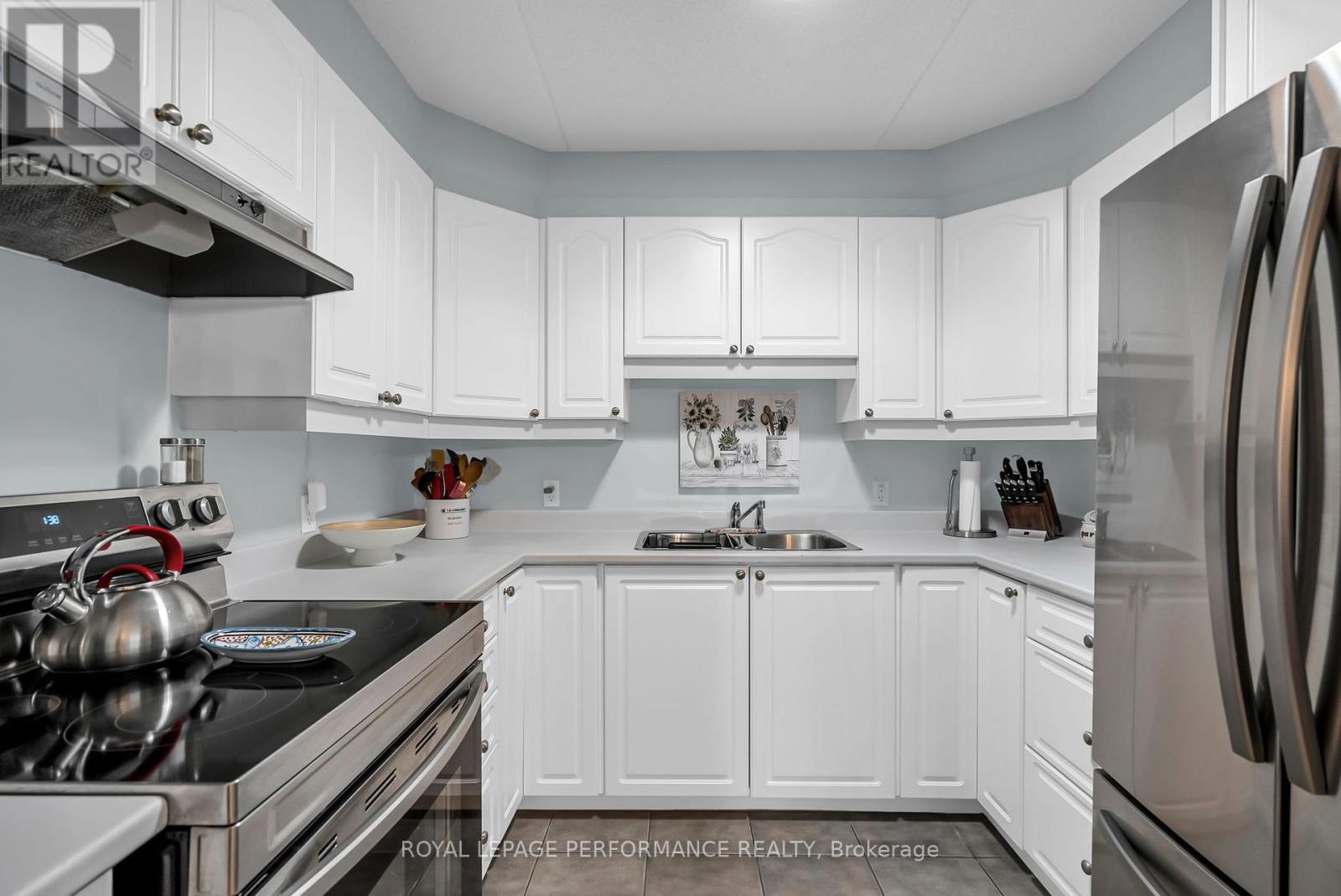 3 - 15 First Street W, Cornwall, Ontario  K6J 1B8 - Photo 13 - X12380260