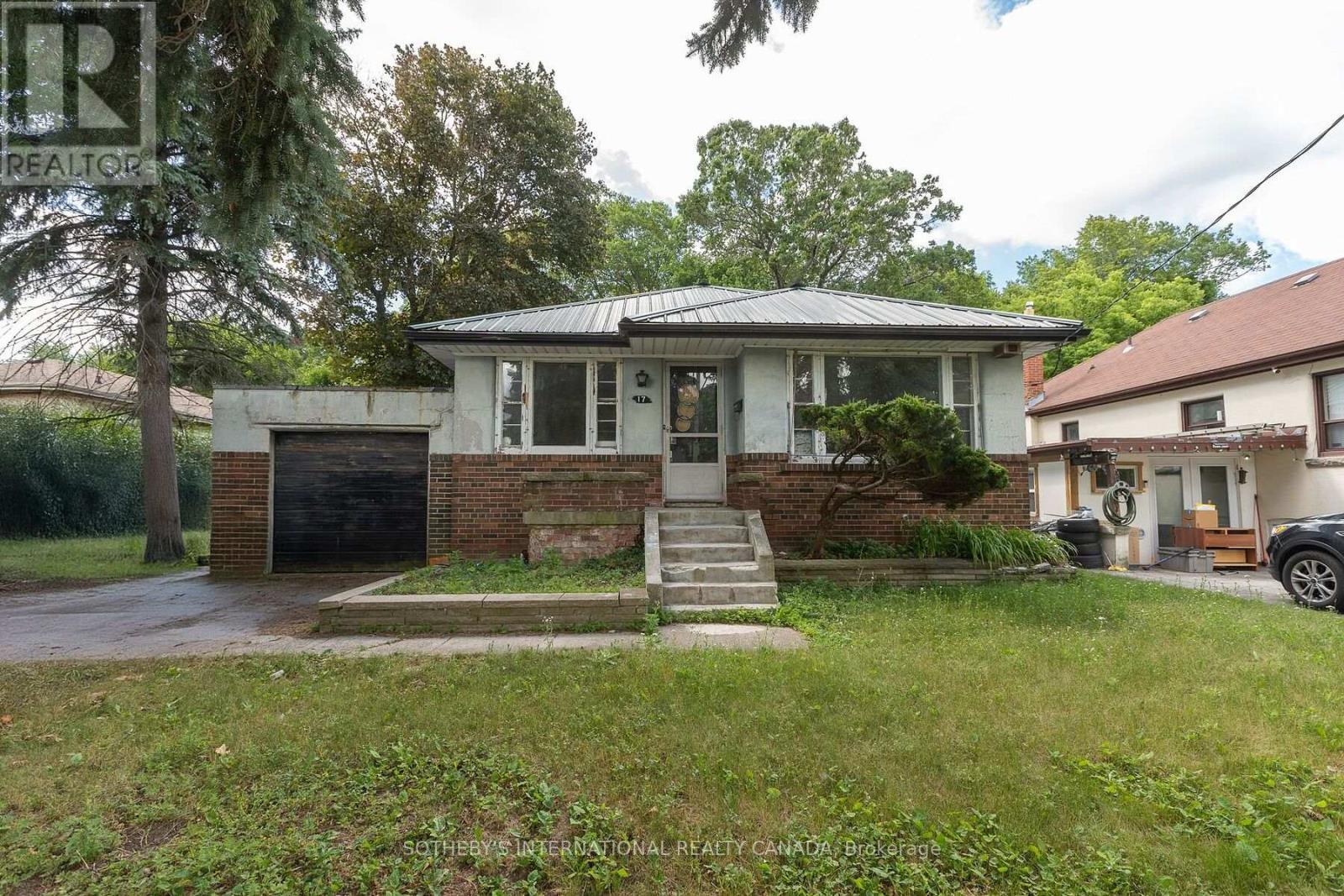 Property at 17 AYRE POINT image 3