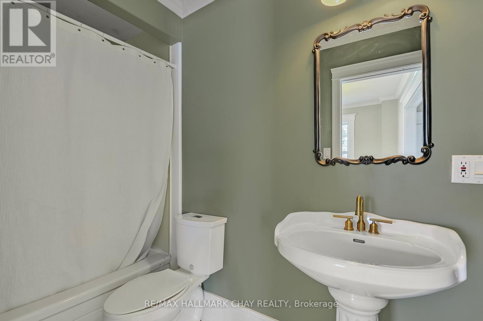 111 Penetang Street, Barrie, Ontario  L4M 1V7 - Photo 11 - S12380106