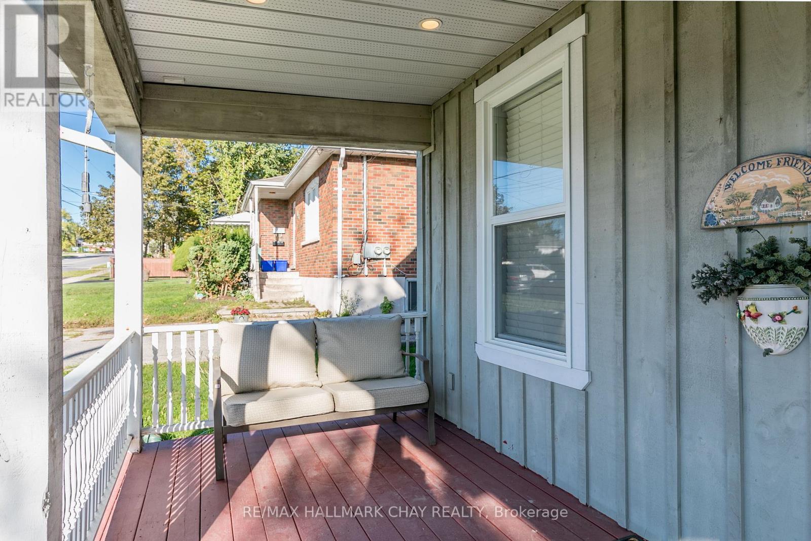 111 Penetang Street, Barrie, Ontario  L4M 1V7 - Photo 3 - S12380106