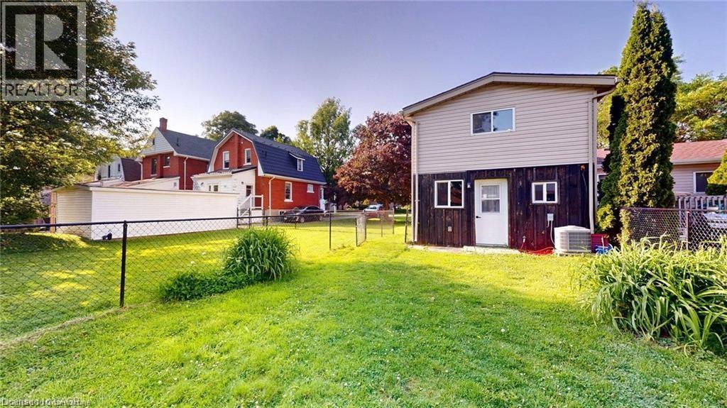 175 Perth Street, Stratford, Ontario  N5A 3Y3 - Photo 3 - 40766117