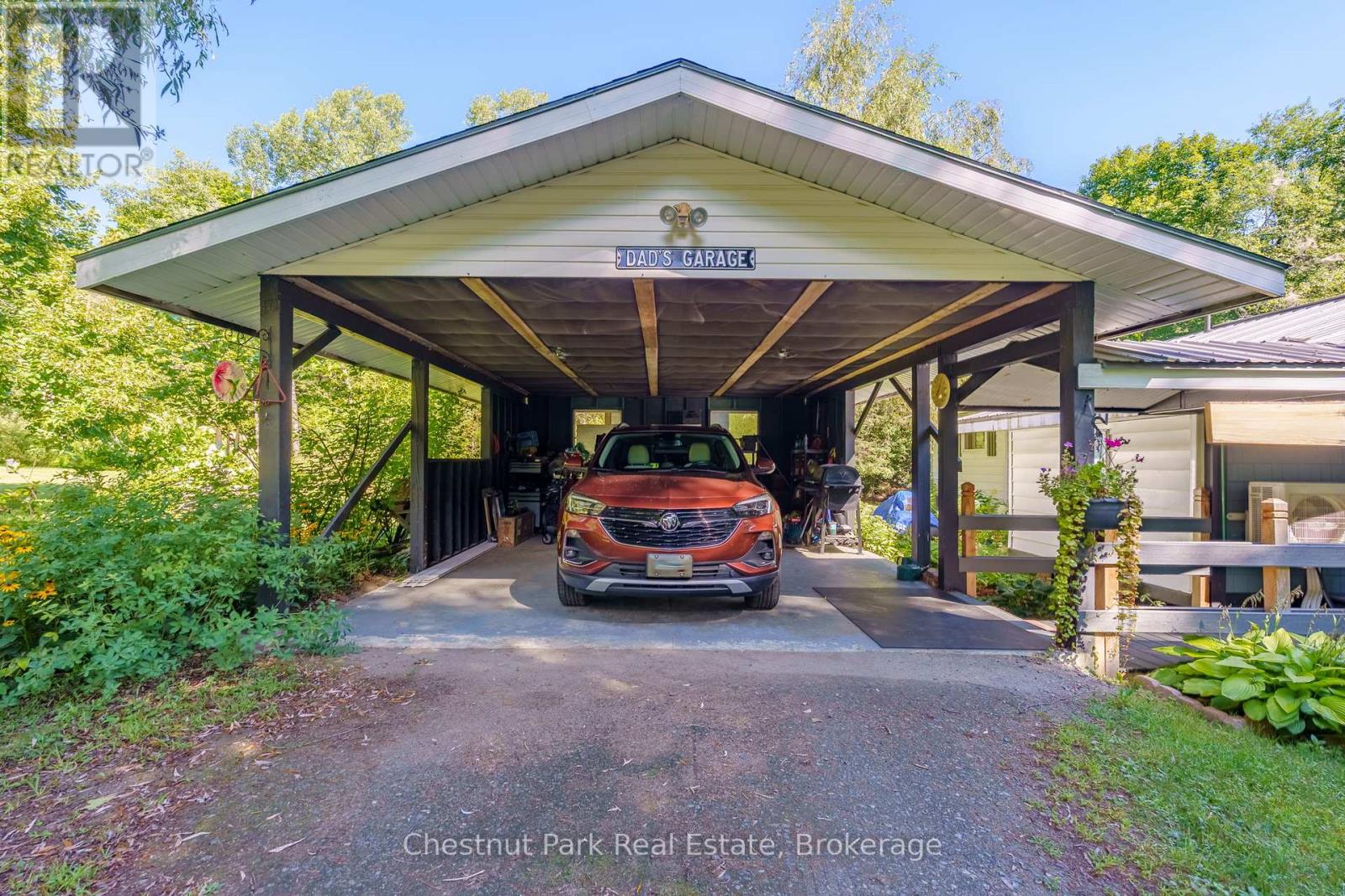 1047 Naismith Road E, Bracebridge, Ontario  P1L 1X4 - Photo 5 - X12380313
