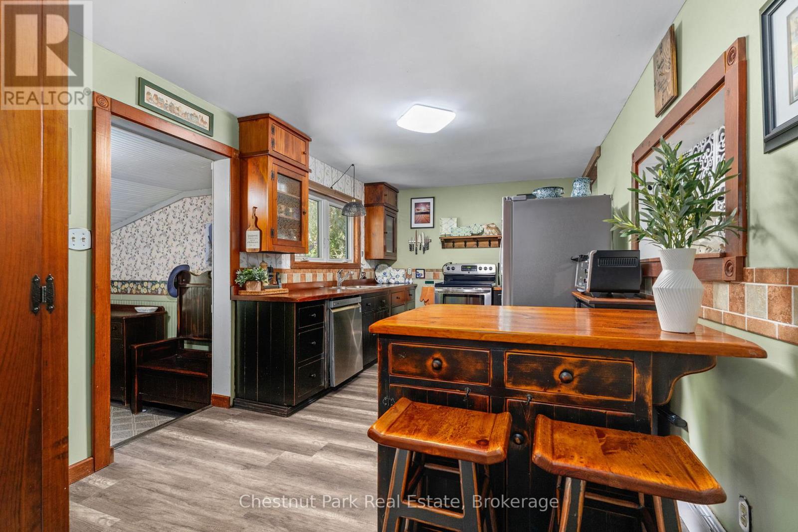 1047 Naismith Road E, Bracebridge, Ontario  P1L 1X4 - Photo 9 - X12380313