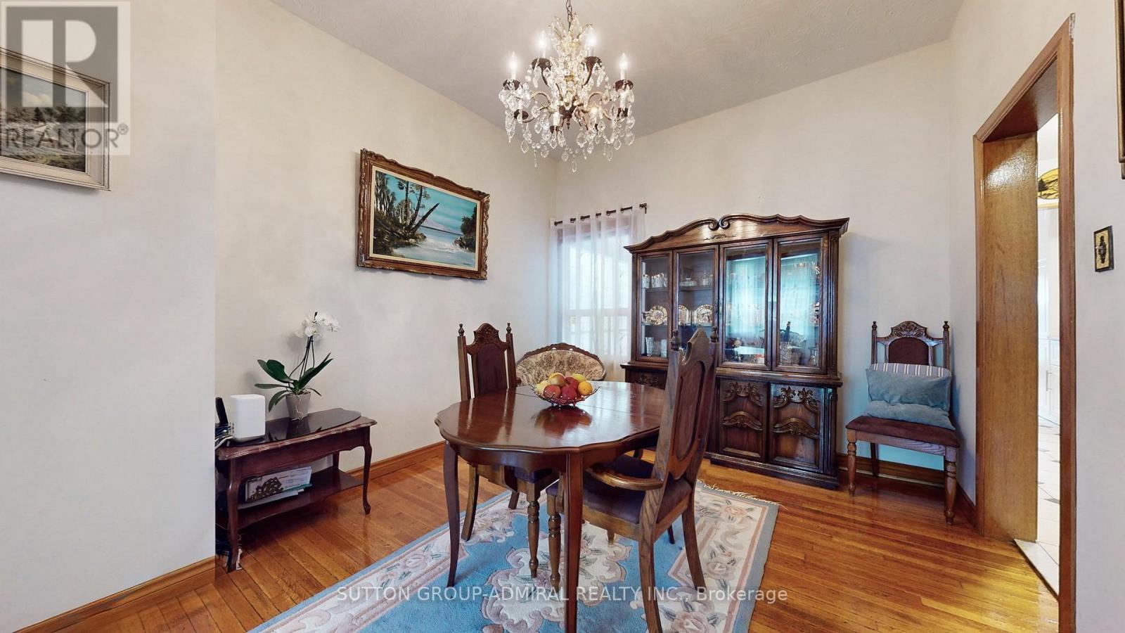 90 Westmoreland Avenue, Toronto, Ontario  M6H 2Z7 - Photo 11 - W12379918