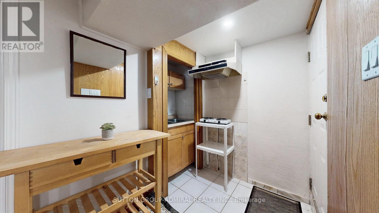 90 Westmoreland Avenue, Toronto, Ontario  M6H 2Z7 - Photo 39 - W12379918