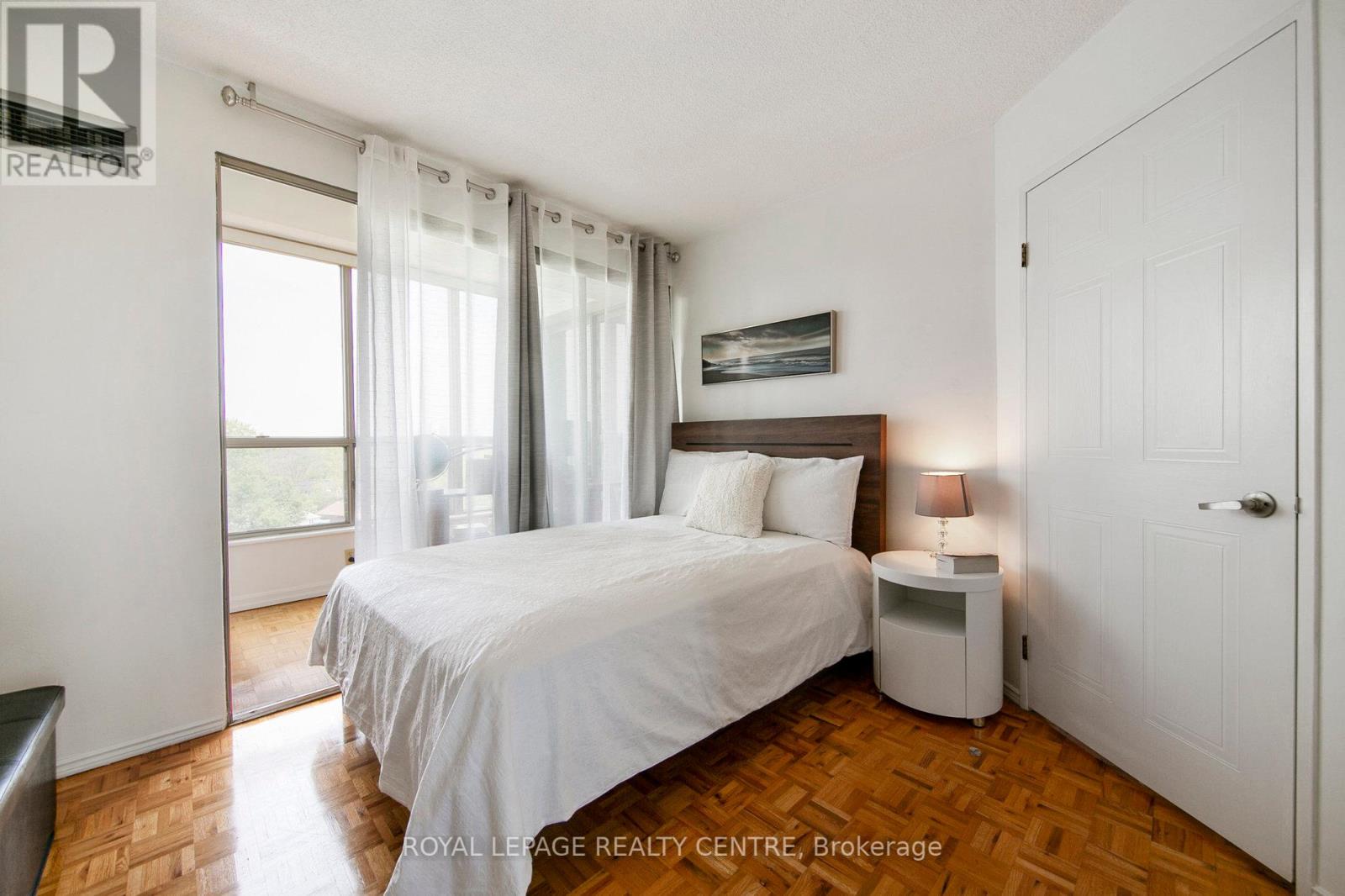 807 - 1110 Walden Circle, Mississauga, Ontario  L5J 4R3 - Photo 19 - W12379921