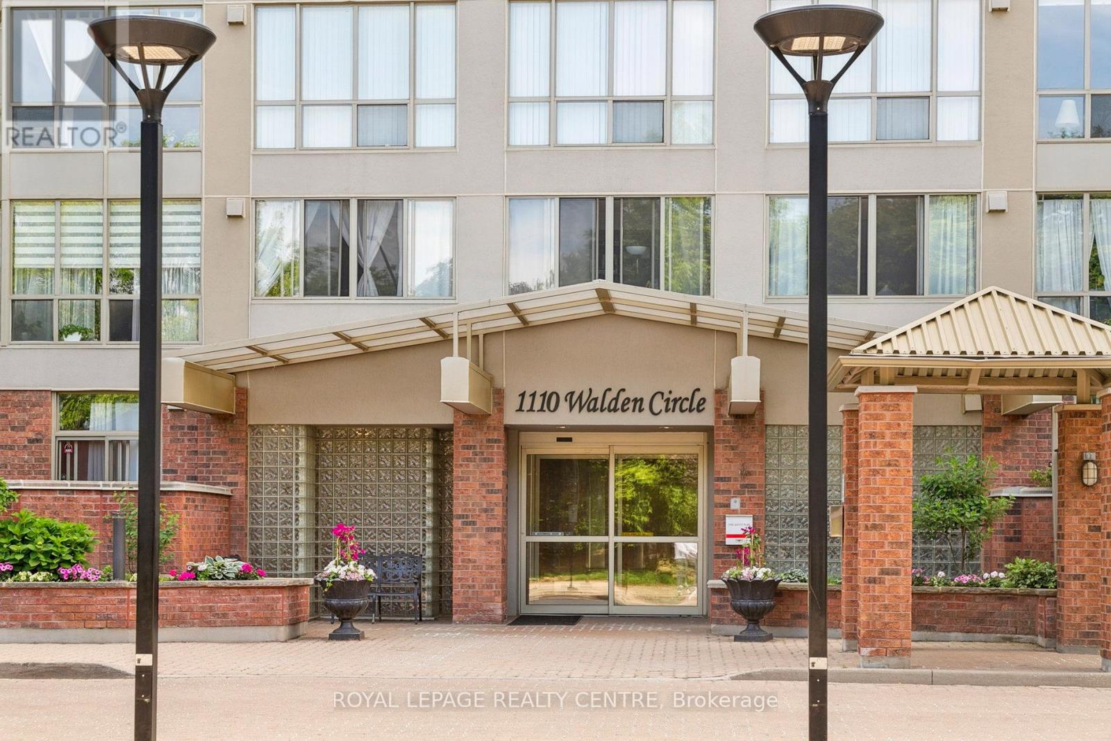 807 - 1110 Walden Circle, Mississauga, Ontario  L5J 4R3 - Photo 2 - W12379921