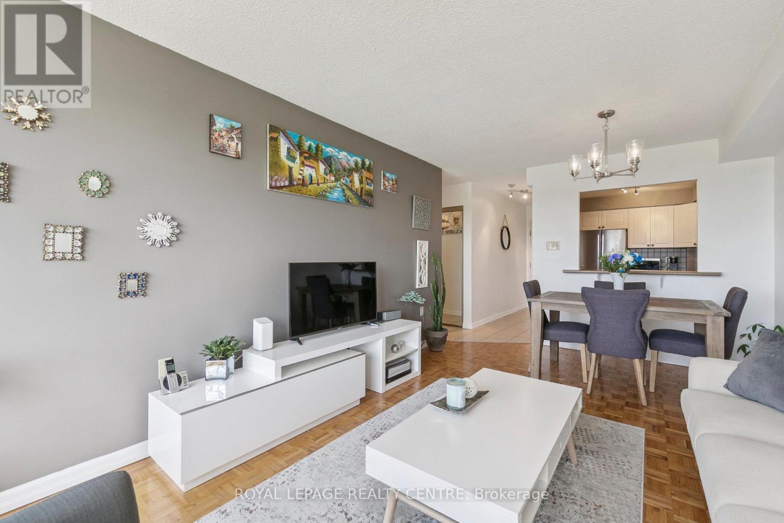 807 - 1110 Walden Circle, Mississauga, Ontario  L5J 4R3 - Photo 7 - W12379921