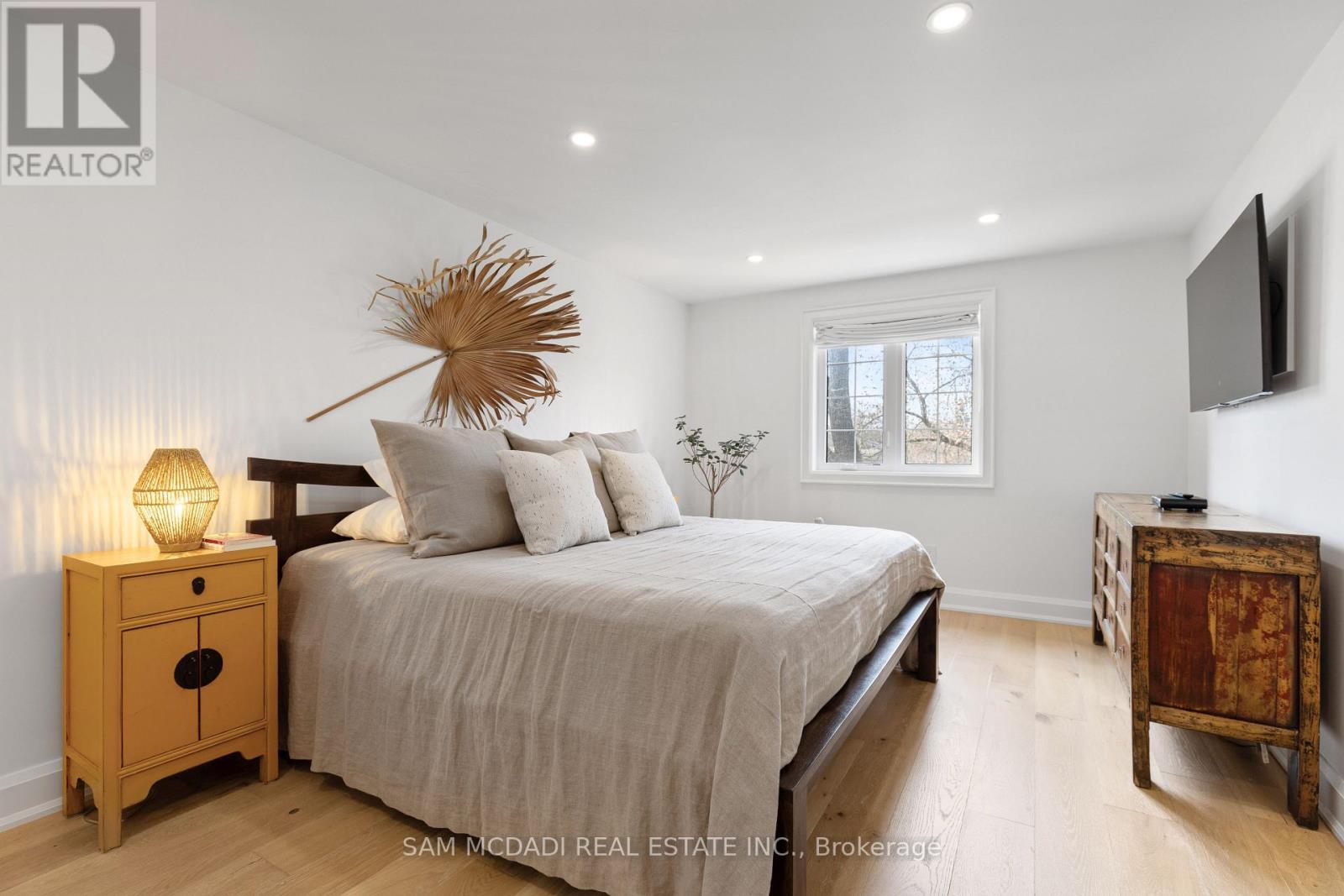 4 Iroquois Avenue, Mississauga, Ontario  L5G 1M6 - Photo 17 - W12379988