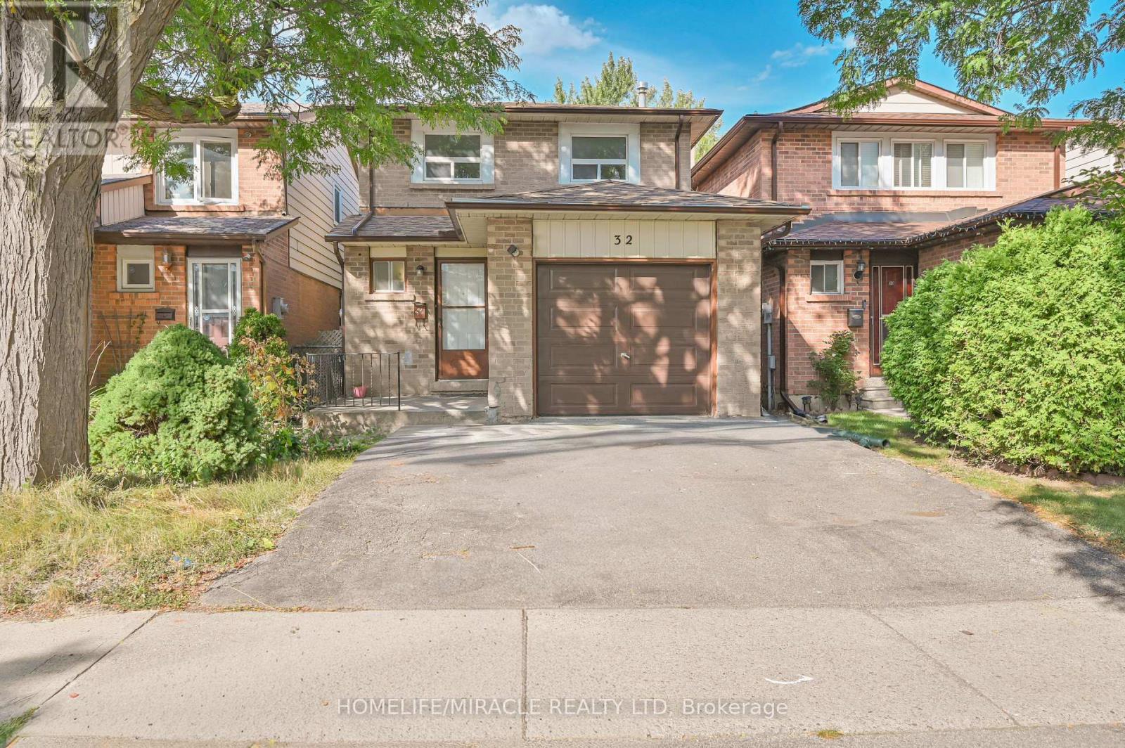 Property at 32 WOODSVIEW AVENUE image 1