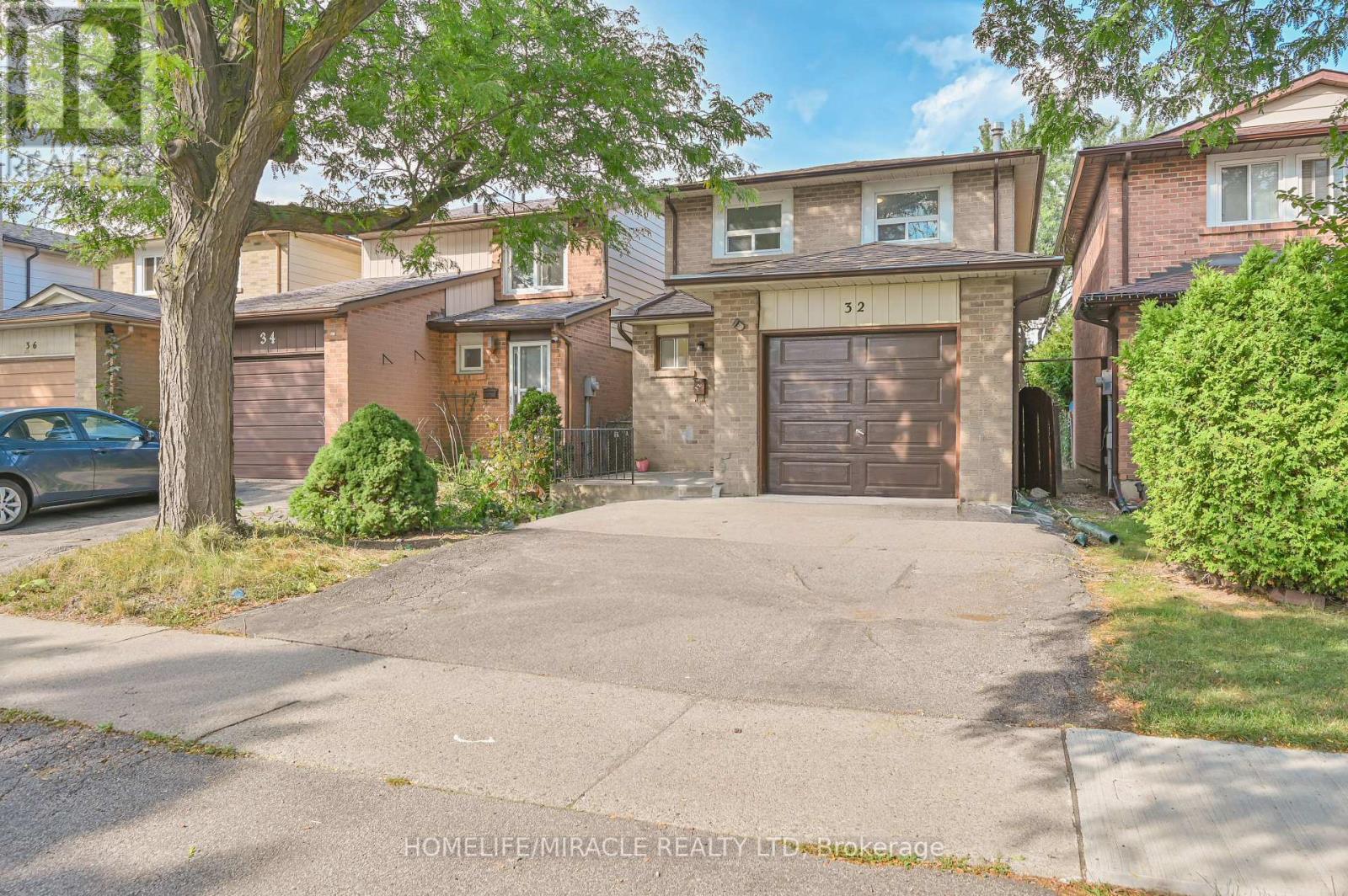 Property at 32 WOODSVIEW AVENUE image 2
