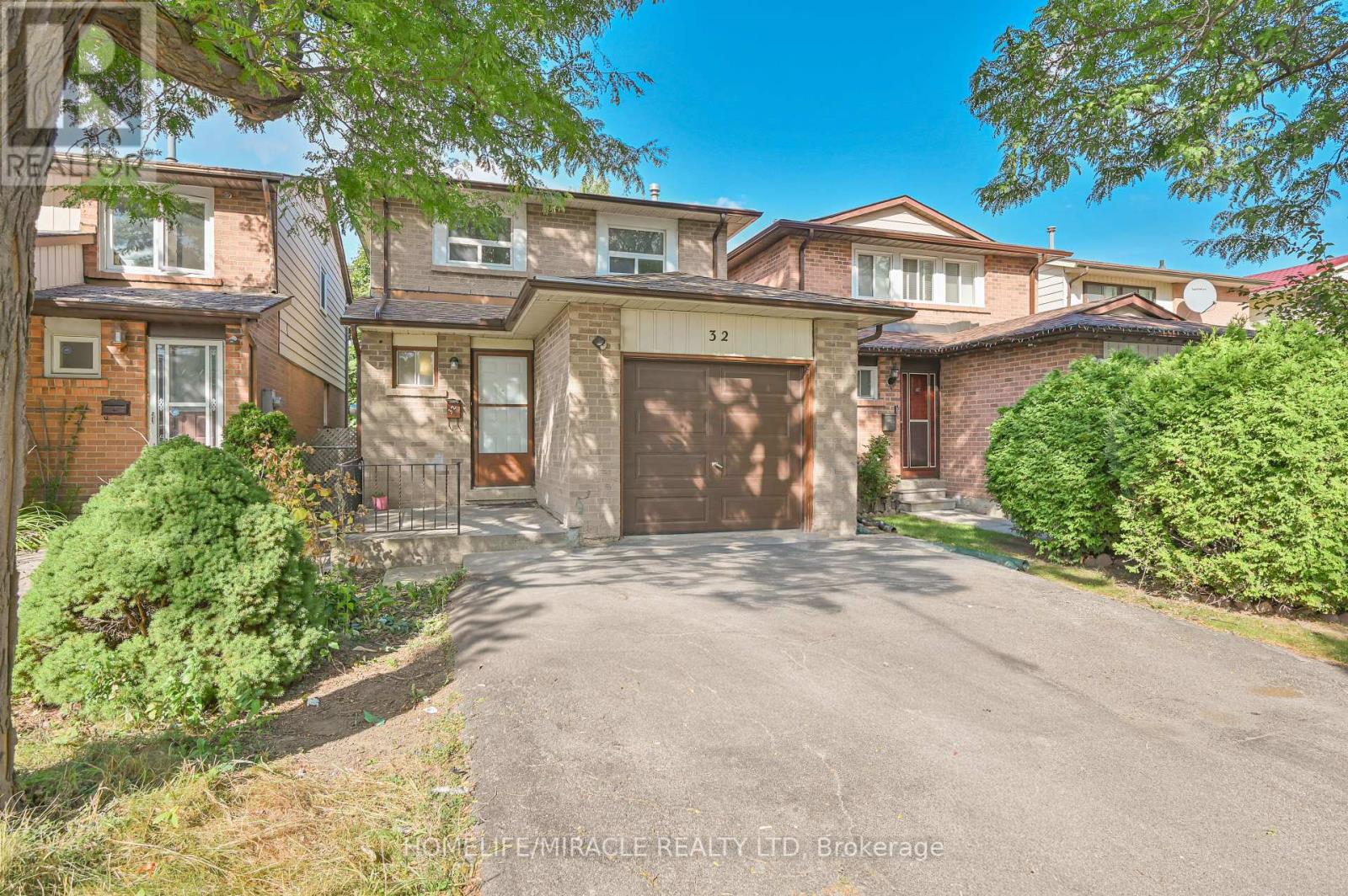 Property at 32 WOODSVIEW AVENUE image 3