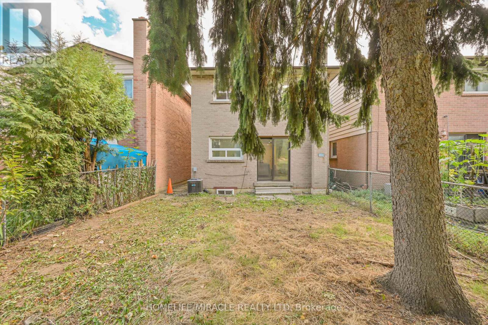 32 Woodsview Avenue, Toronto, Ontario  M9W 6C1 - Photo 44 - W12380000