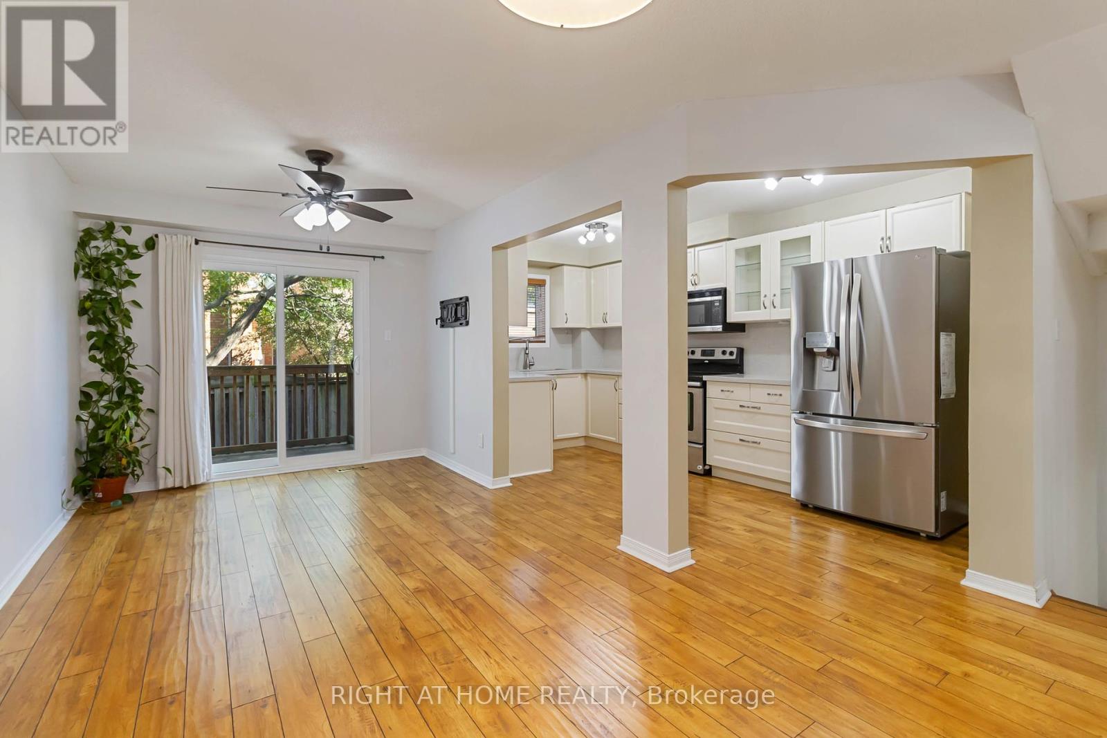 12 - 1520 Reeves Gate, Oakville (Ga Glen Abbey), Ontario  L6M 3J4 - Photo 10 - W12380023
