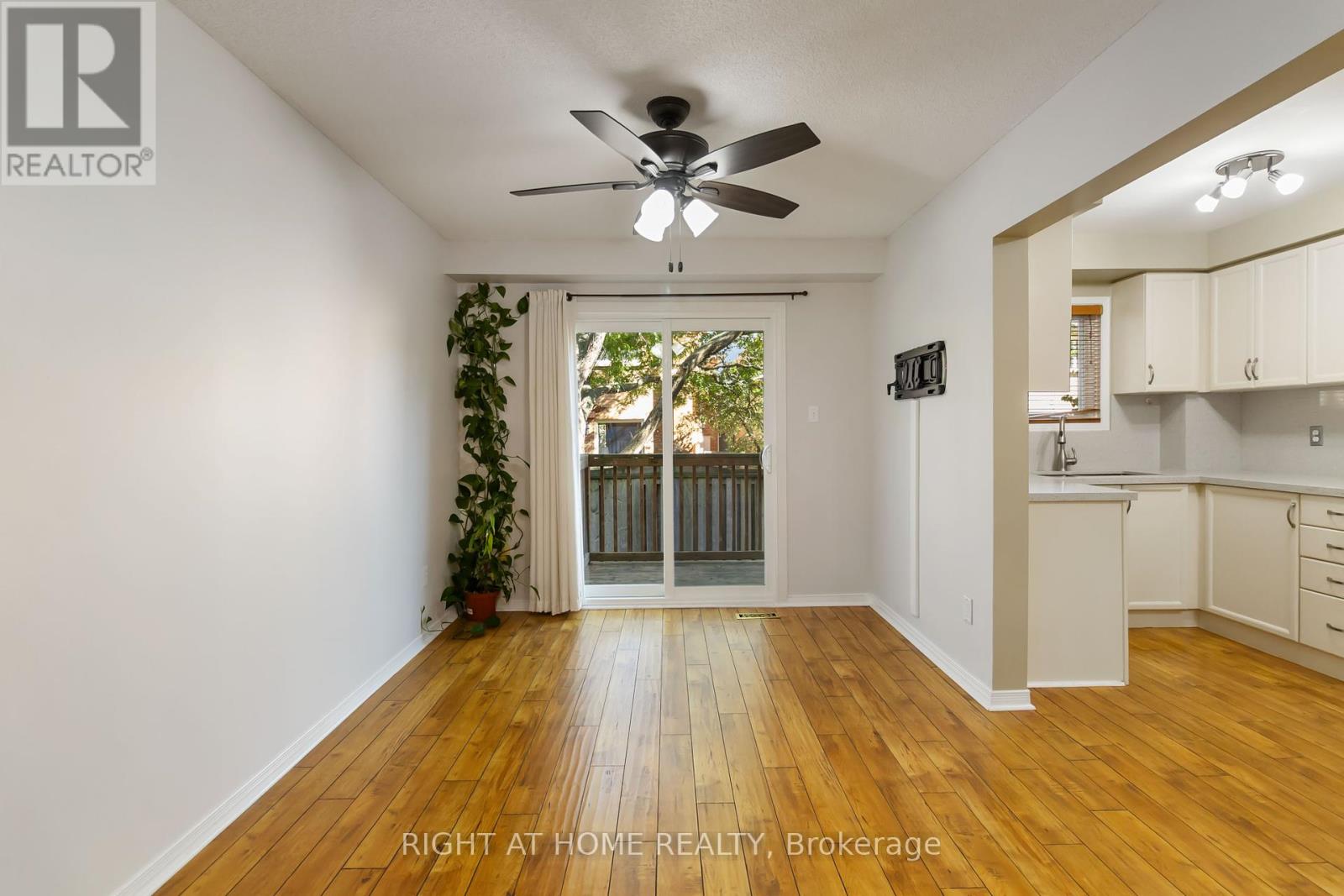 12 - 1520 Reeves Gate, Oakville (Ga Glen Abbey), Ontario  L6M 3J4 - Photo 6 - W12380023