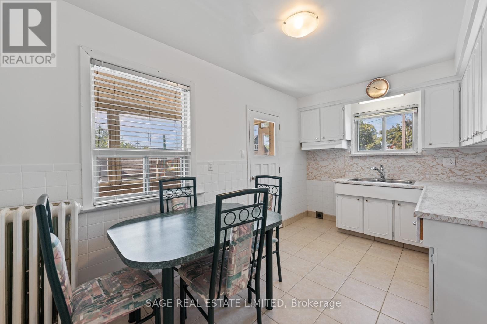 49 Bowie Avenue, Toronto, Ontario  M6E 2P2 - Photo 14 - W12380064