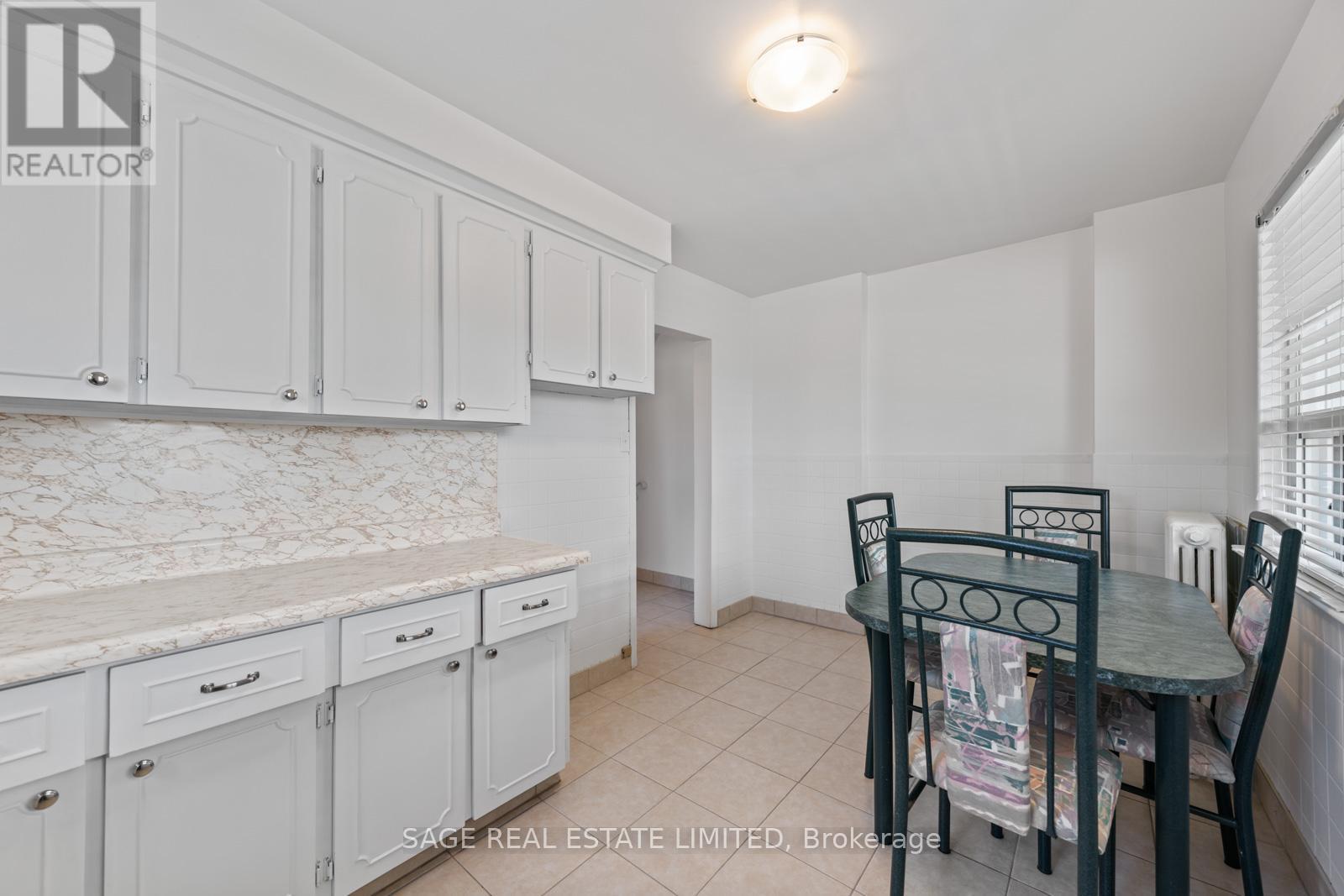 49 Bowie Avenue, Toronto, Ontario  M6E 2P2 - Photo 17 - W12380064