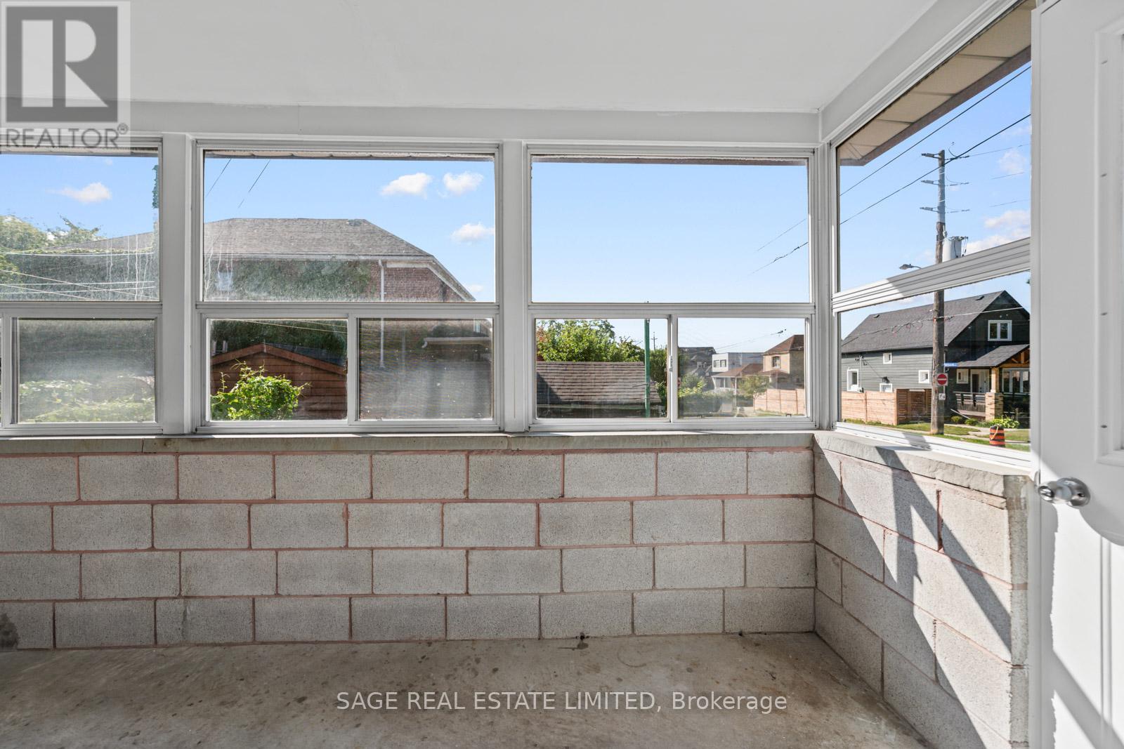 49 Bowie Avenue, Toronto, Ontario  M6E 2P2 - Photo 20 - W12380064