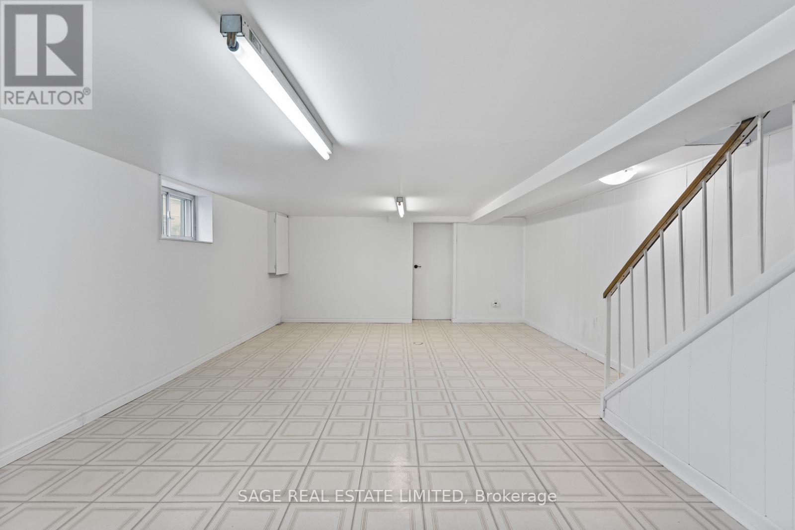 49 Bowie Avenue, Toronto, Ontario  M6E 2P2 - Photo 35 - W12380064