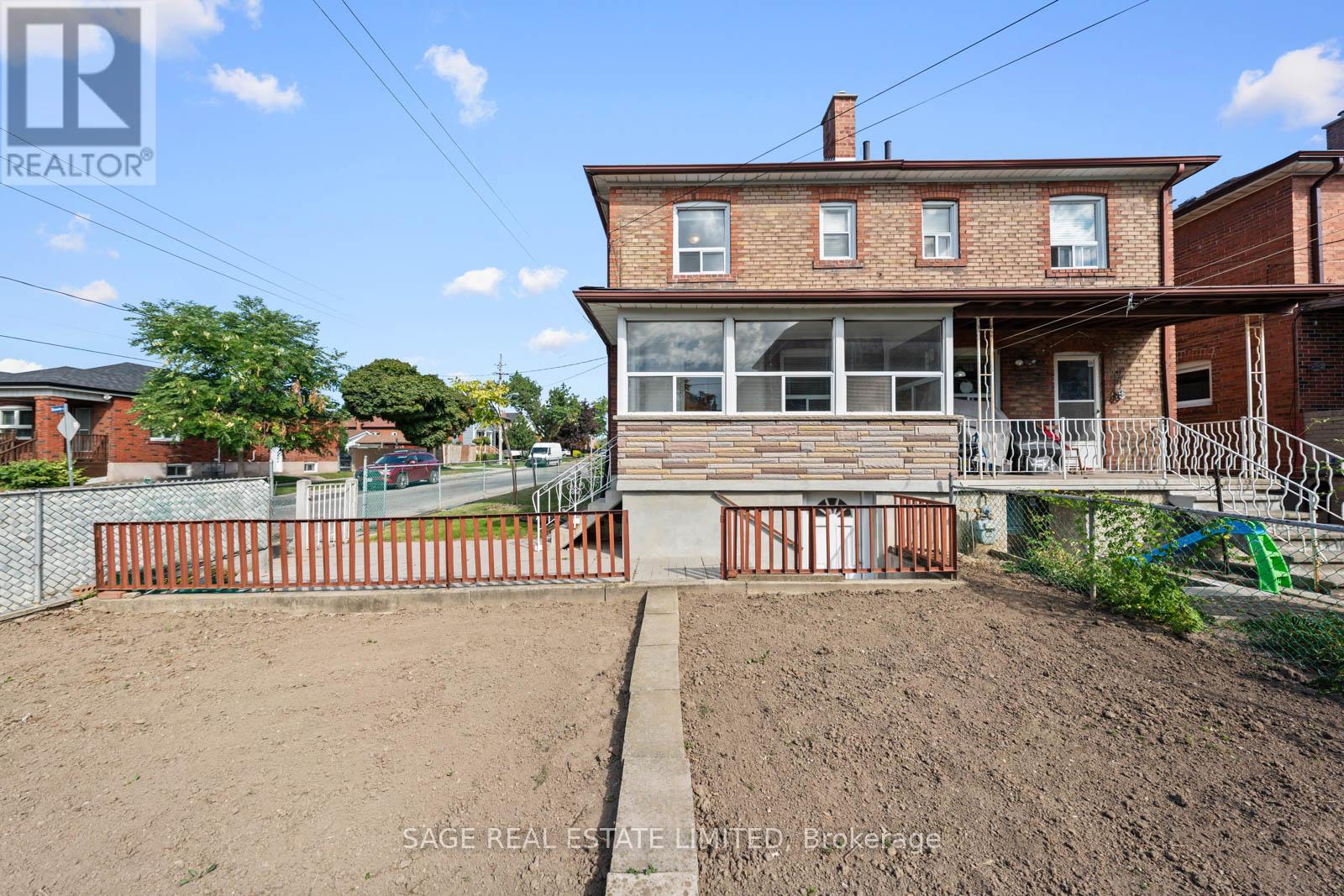 49 Bowie Avenue, Toronto, Ontario  M6E 2P2 - Photo 41 - W12380064