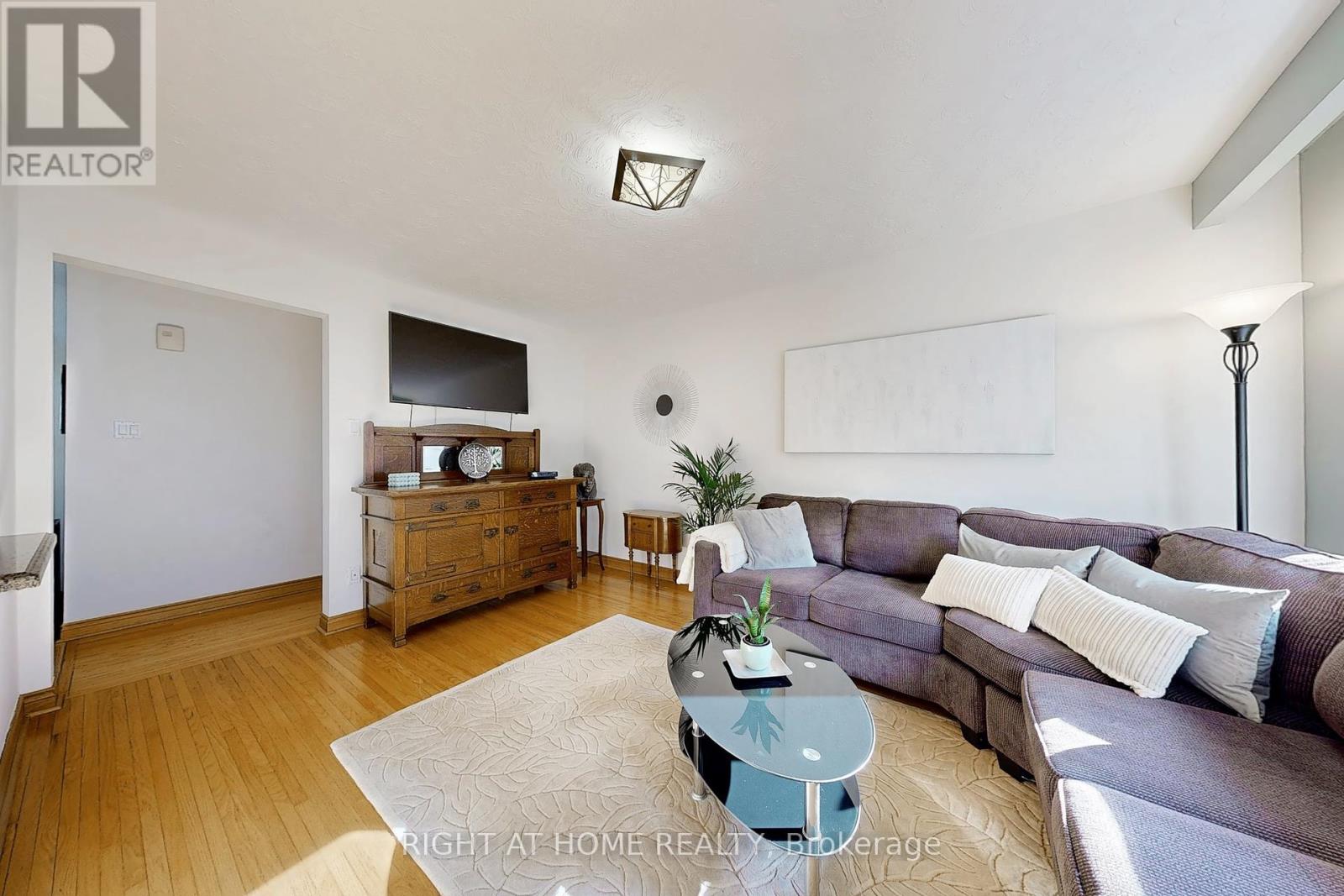 907 Fourth Street, Mississauga (Lakeview), Ontario  L5E 1J8 - Photo 10 - W12380075