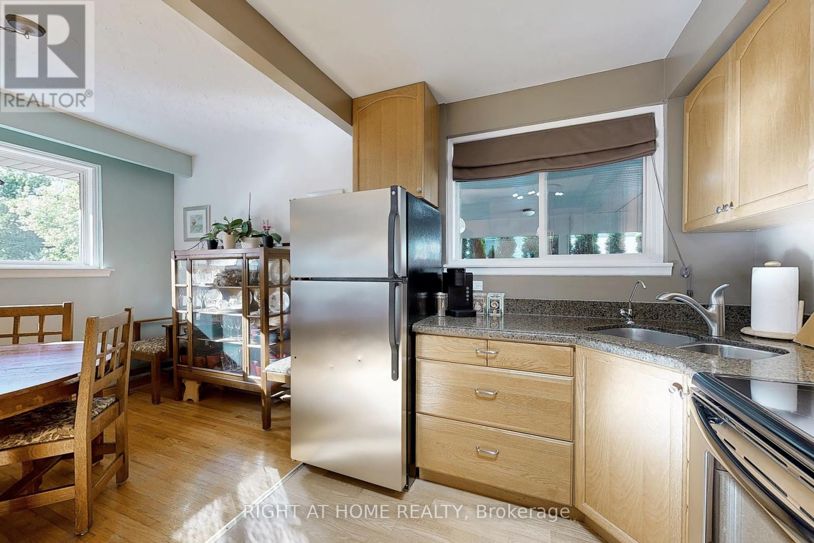 907 Fourth Street, Mississauga (Lakeview), Ontario  L5E 1J8 - Photo 14 - W12380075