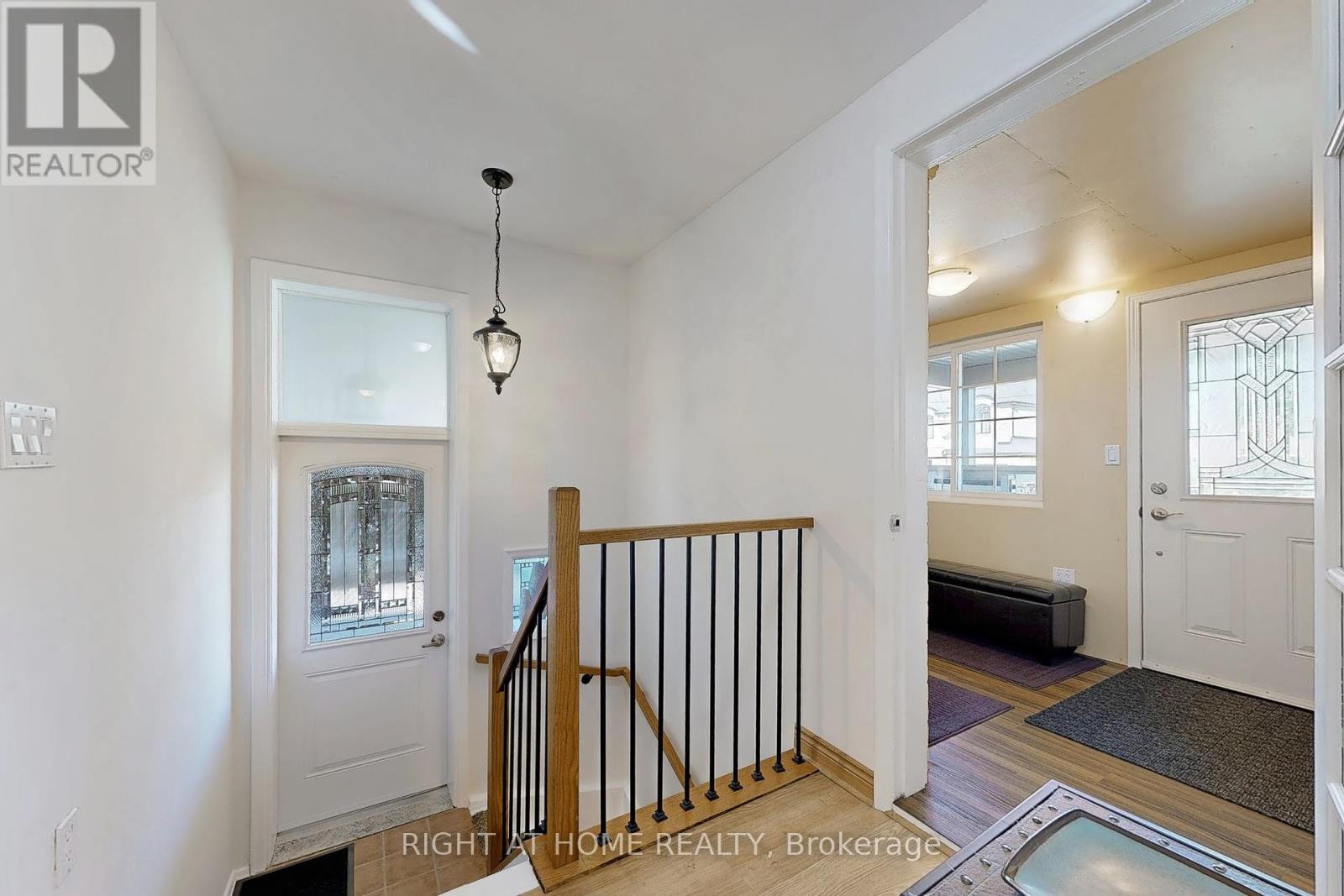 907 Fourth Street, Mississauga (Lakeview), Ontario  L5E 1J8 - Photo 7 - W12380075