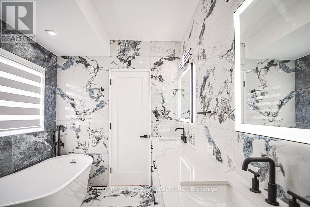 1 Frankwood Road, Toronto (Stonegate-Queensway), Ontario  M8Z 1Y8 - Photo 20 - W12380108