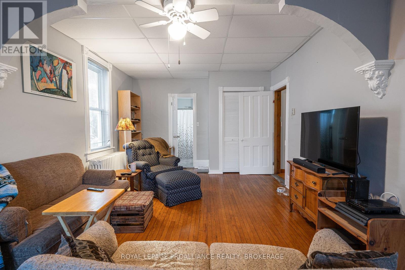102 Livingston Avenue, Kingston, Ontario  K7L 4L4 - Photo 13 - X12380414