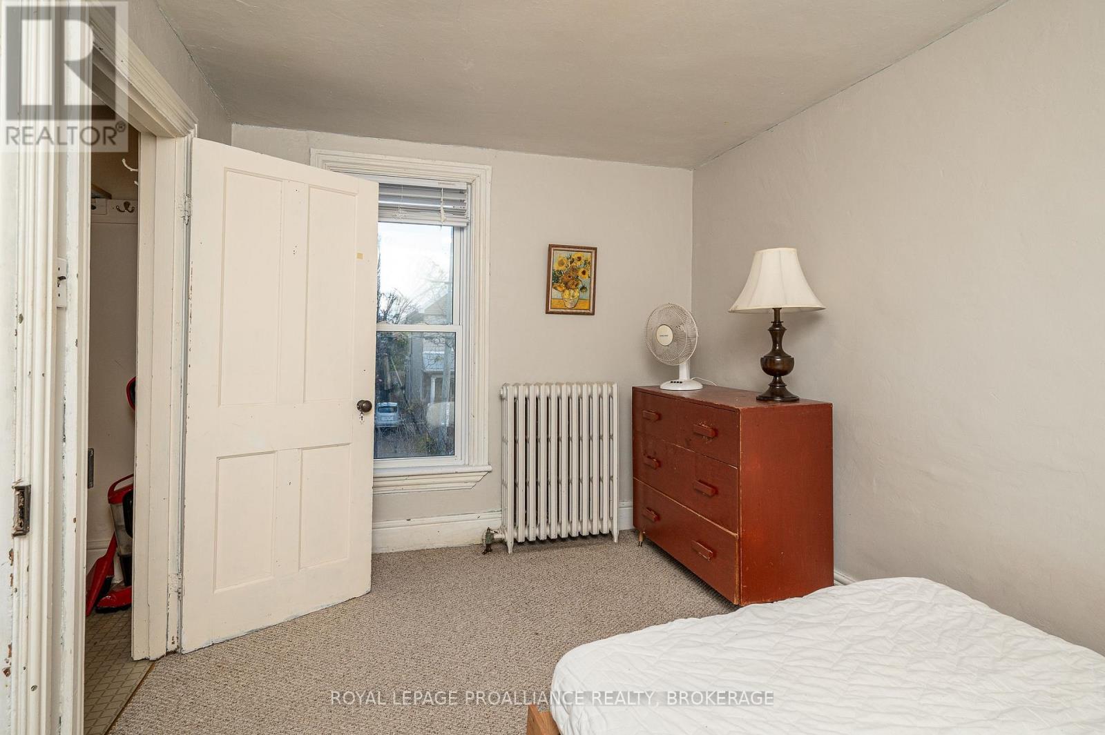 102 Livingston Avenue, Kingston, Ontario  K7L 4L4 - Photo 20 - X12380414