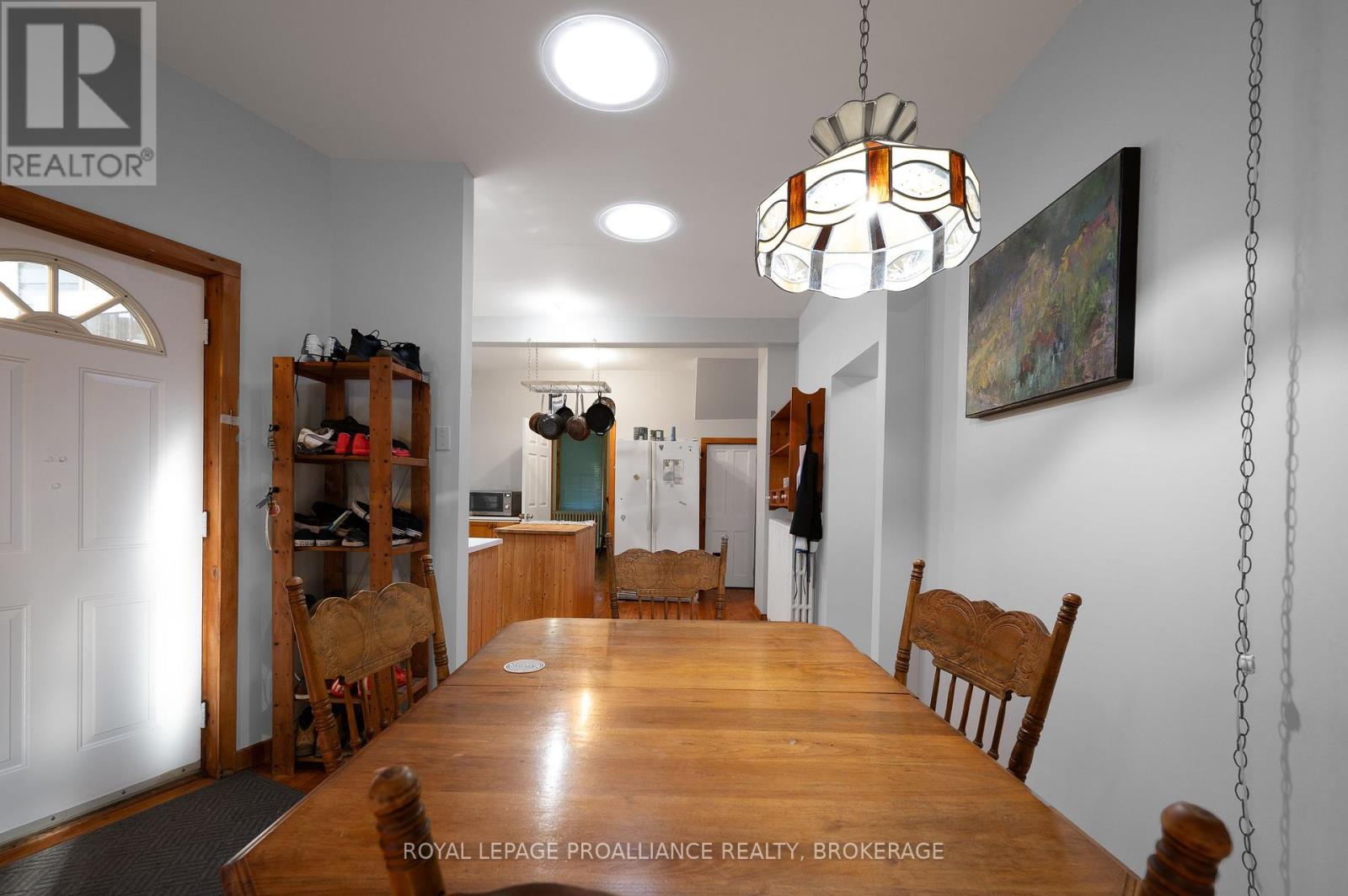 102 Livingston Avenue, Kingston, Ontario  K7L 4L4 - Photo 5 - X12380414