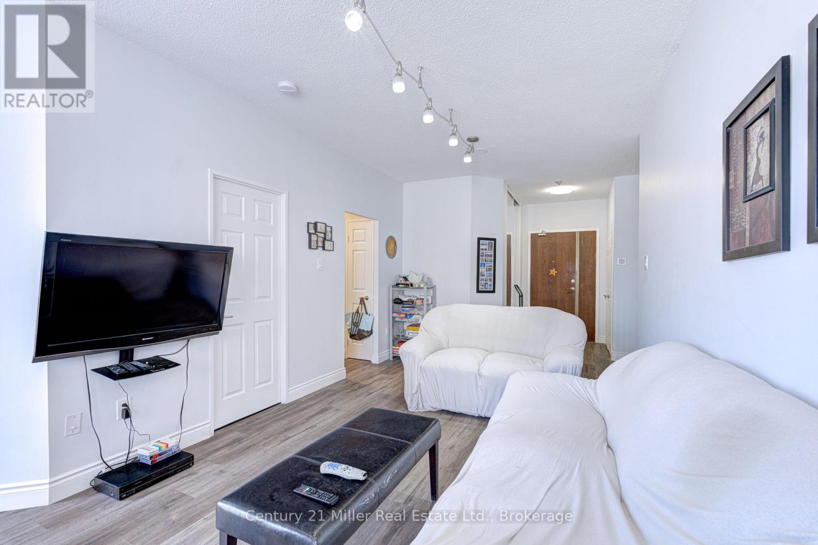 319 - 2511 Lakeshore Road W, Oakville, Ontario  L6L 6L9 - Photo 17 - W12380510