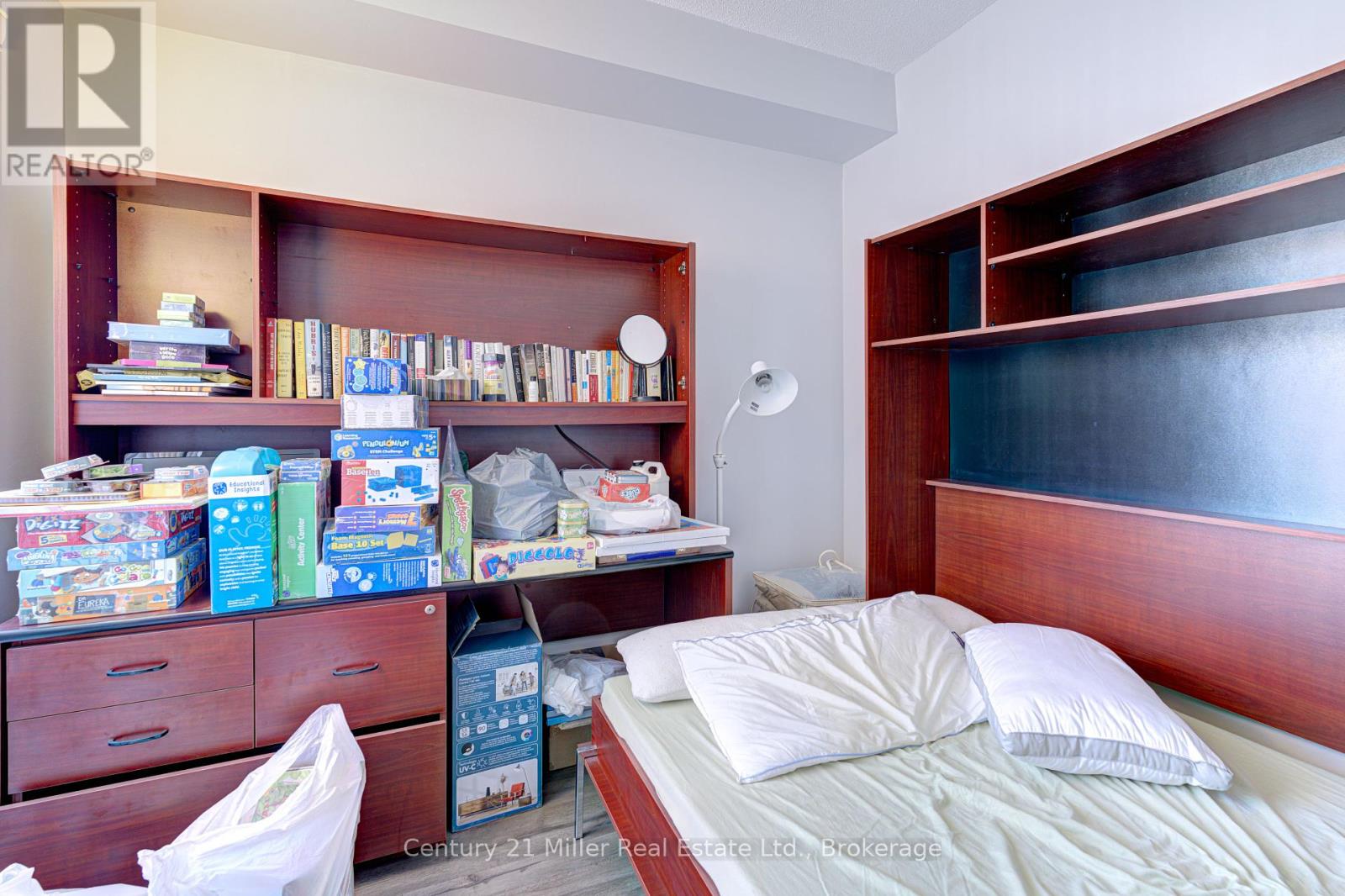 319 - 2511 Lakeshore Road W, Oakville, Ontario  L6L 6L9 - Photo 25 - W12380510