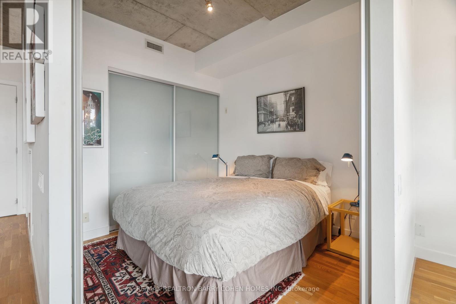 911 - 75 Portland Street, Toronto, Ontario  M5V 2M9 - Photo 10 - C12380167
