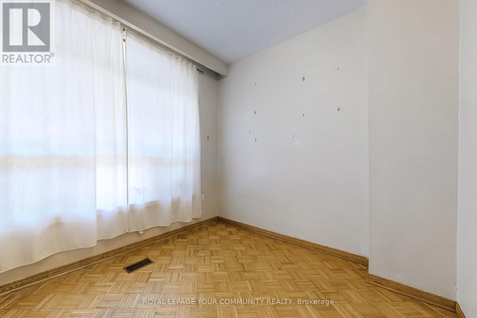 134 Brunswick Avenue, Toronto, Ontario  M5S 2M2 - Photo 3 - C12380234