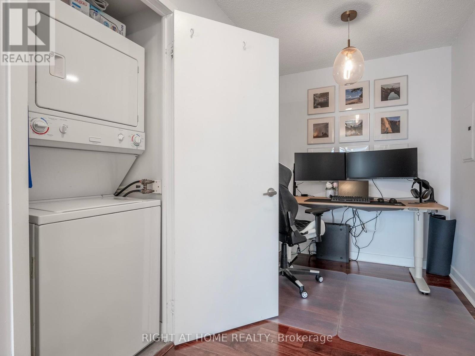 1706 - 11 Brunel Court, Toronto, Ontario  M5V 3Y3 - Photo 27 - C12380270