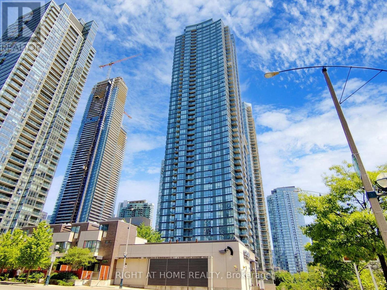 1706 - 11 Brunel Court, Toronto, Ontario  M5V 3Y3 - Photo 37 - C12380270