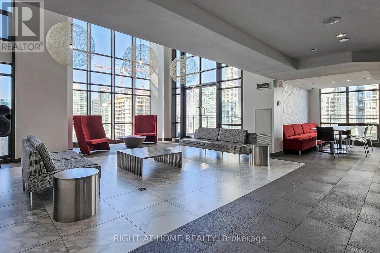 1706 - 11 Brunel Court, Toronto, Ontario  M5V 3Y3 - Photo 47 - C12380270