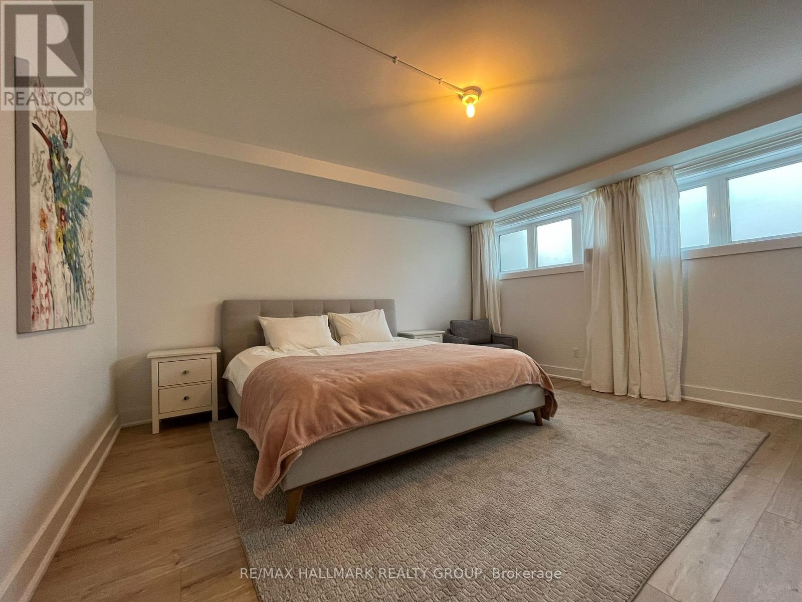 59 Douglas Avenue, Ottawa, Ontario  K1M 1G3 - Photo 12 - X12380351