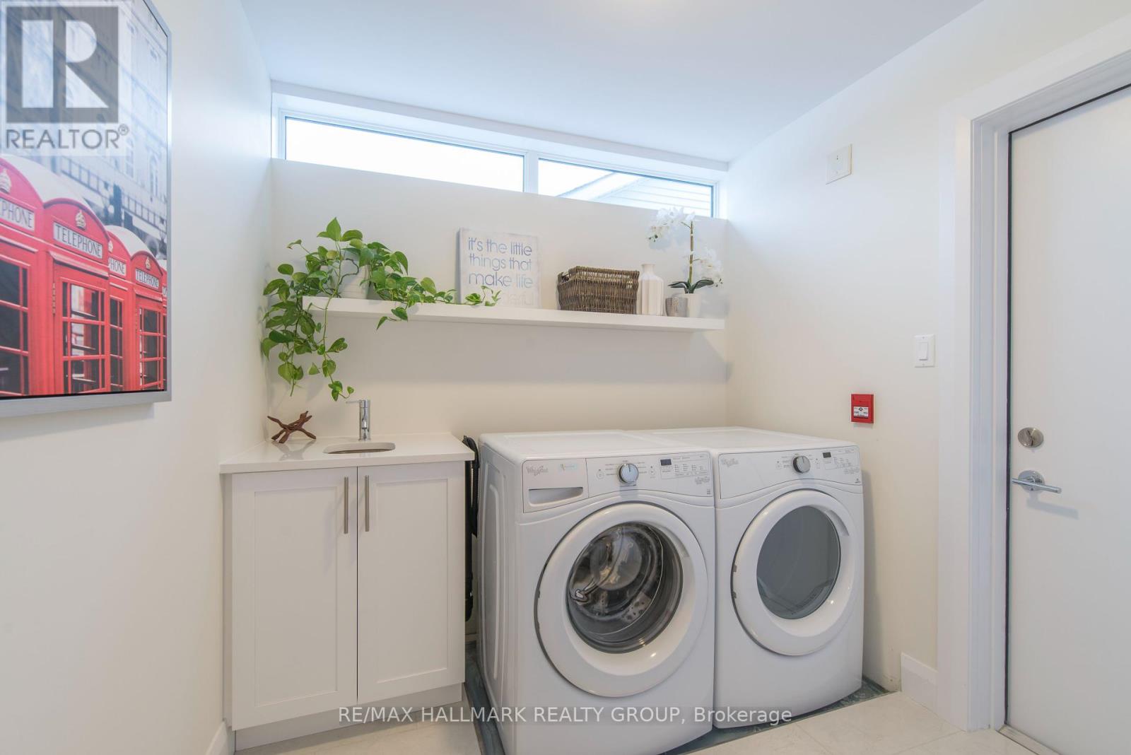59 Douglas Avenue, Ottawa, Ontario  K1M 1G3 - Photo 6 - X12380351