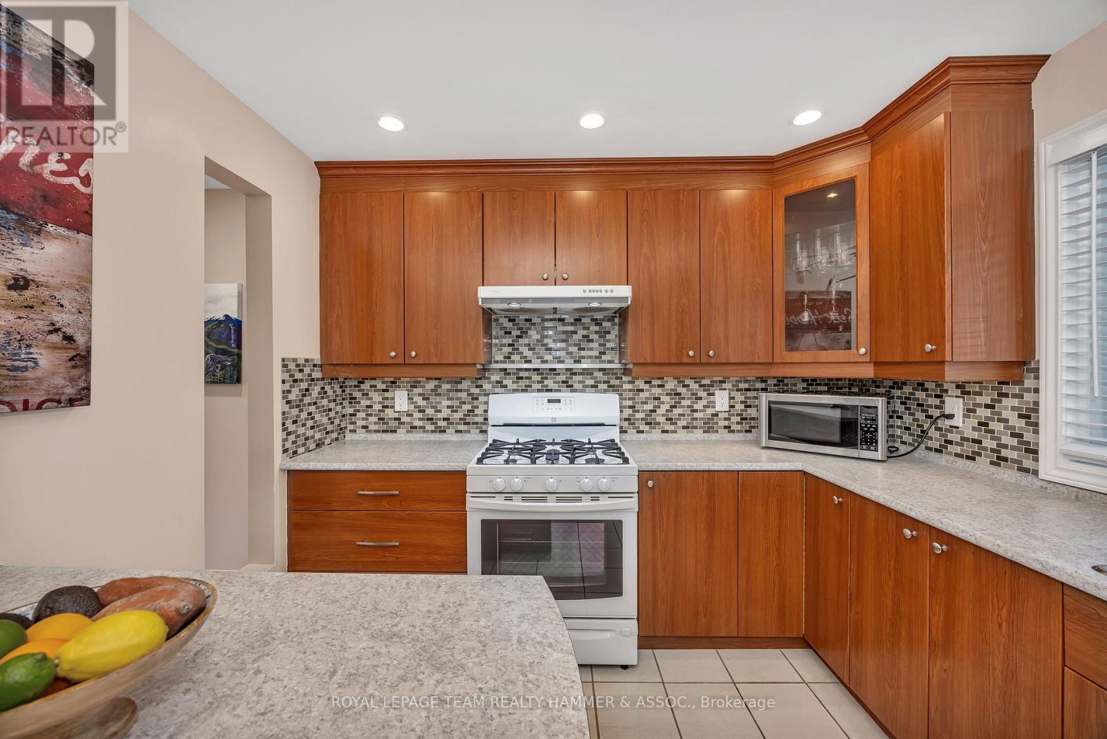 2425 Southvale Crescent, Ottawa, Ontario  K1B 4T8 - Photo 13 - X12380428