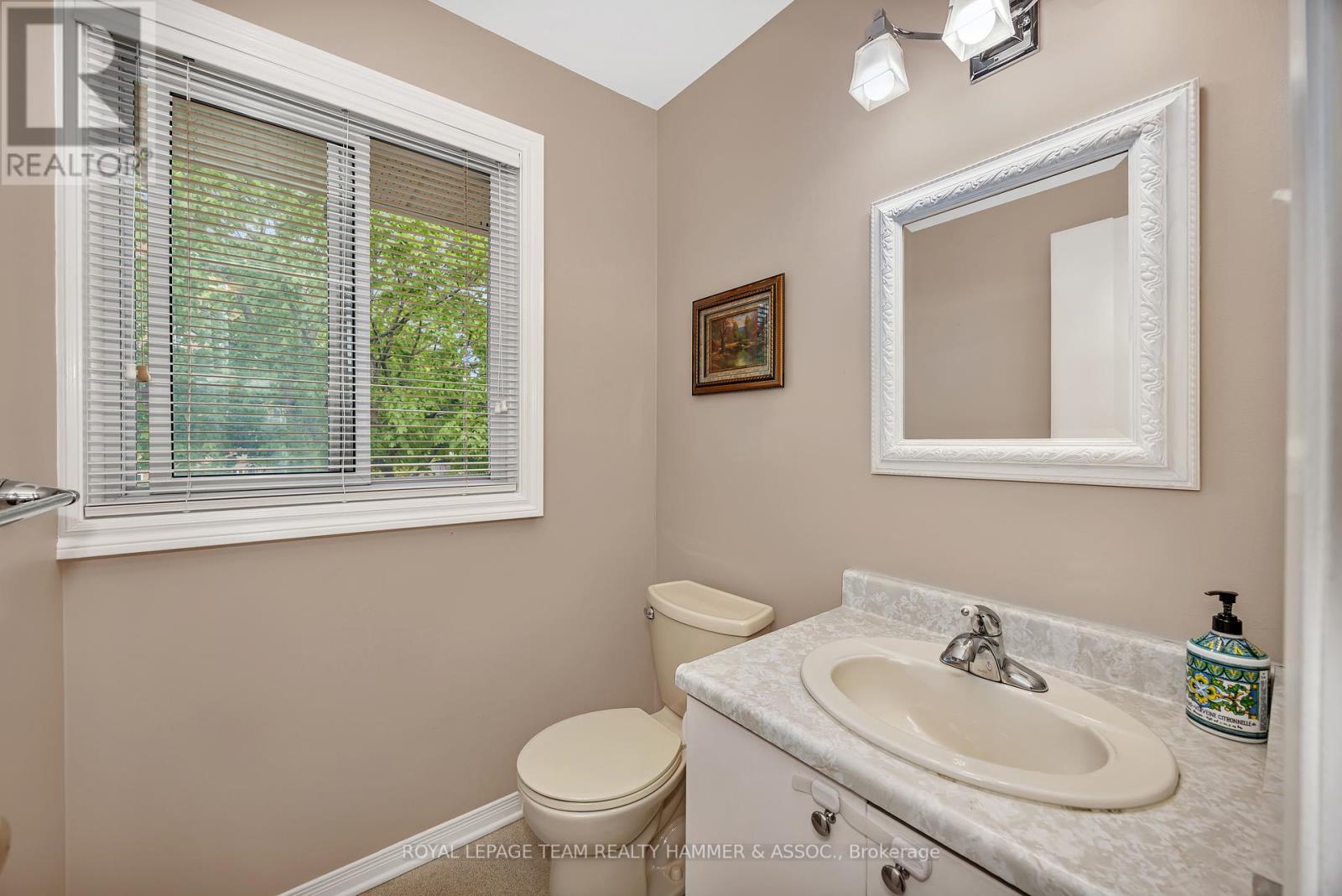 2425 Southvale Crescent, Ottawa, Ontario  K1B 4T8 - Photo 14 - X12380428