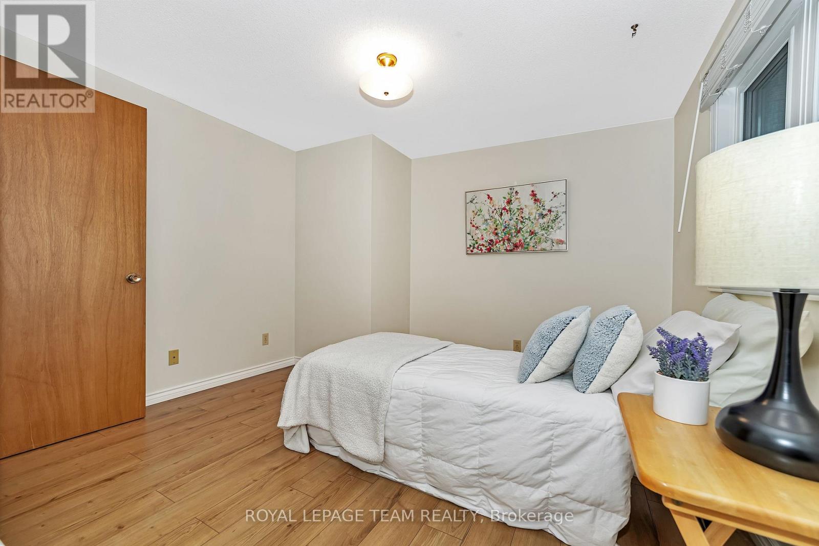 2099 Balharrie Avenue S, Ottawa, Ontario  K1G 1G4 - Photo 14 - X12380496