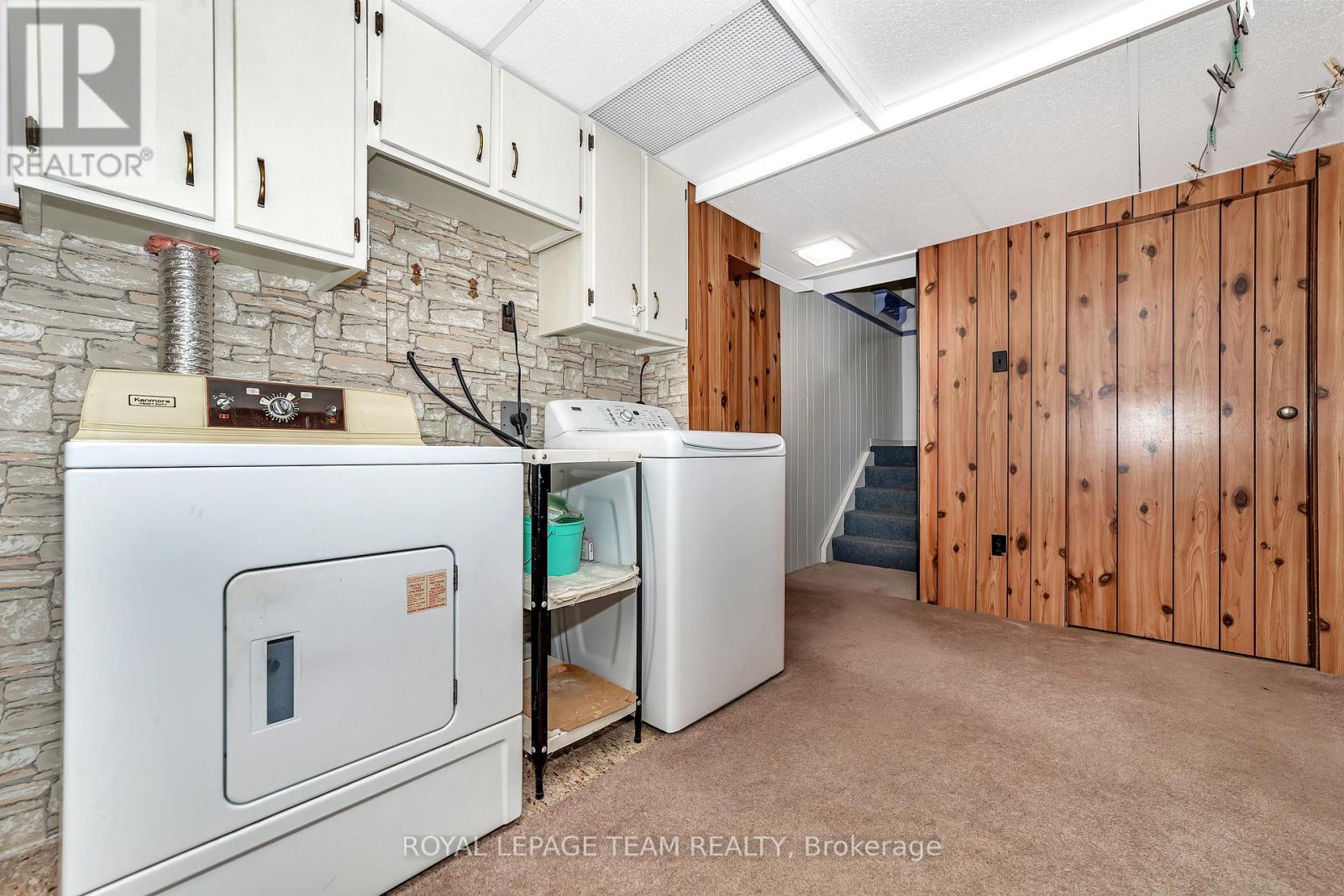 2099 Balharrie Avenue S, Ottawa, Ontario  K1G 1G4 - Photo 16 - X12380496