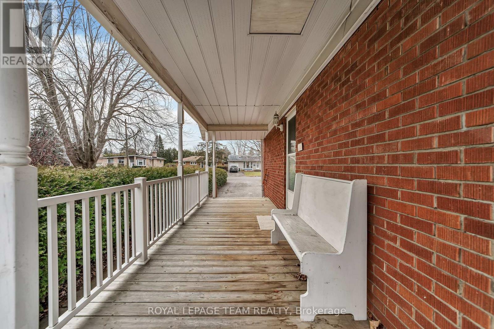 2099 Balharrie Avenue S, Ottawa, Ontario  K1G 1G4 - Photo 20 - X12380496